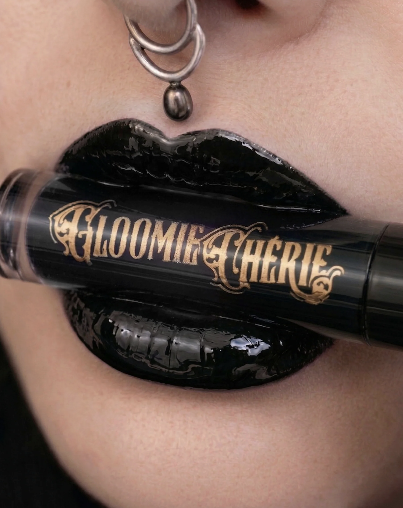 Gloomie Cherie Sombre Black Gloss