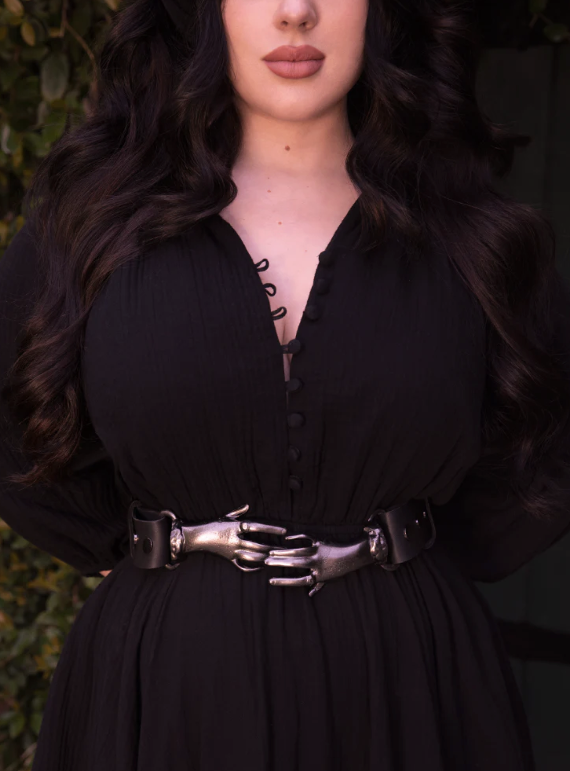 La Femme En Noir, Victorian Hands Belt in Gunmetal