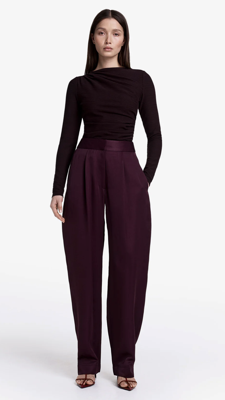 Smythe Tapered Pleated Pant