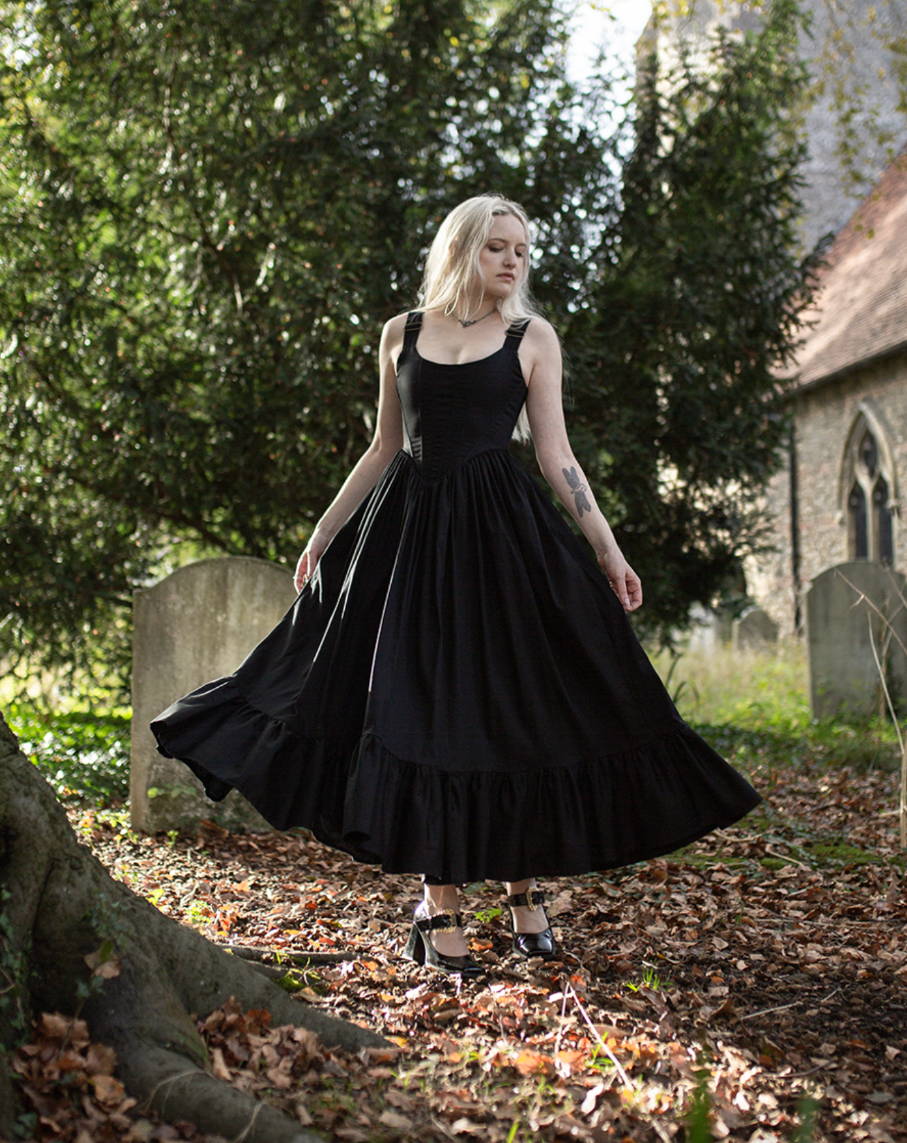 Church of Sanctus, Boleyn Dress