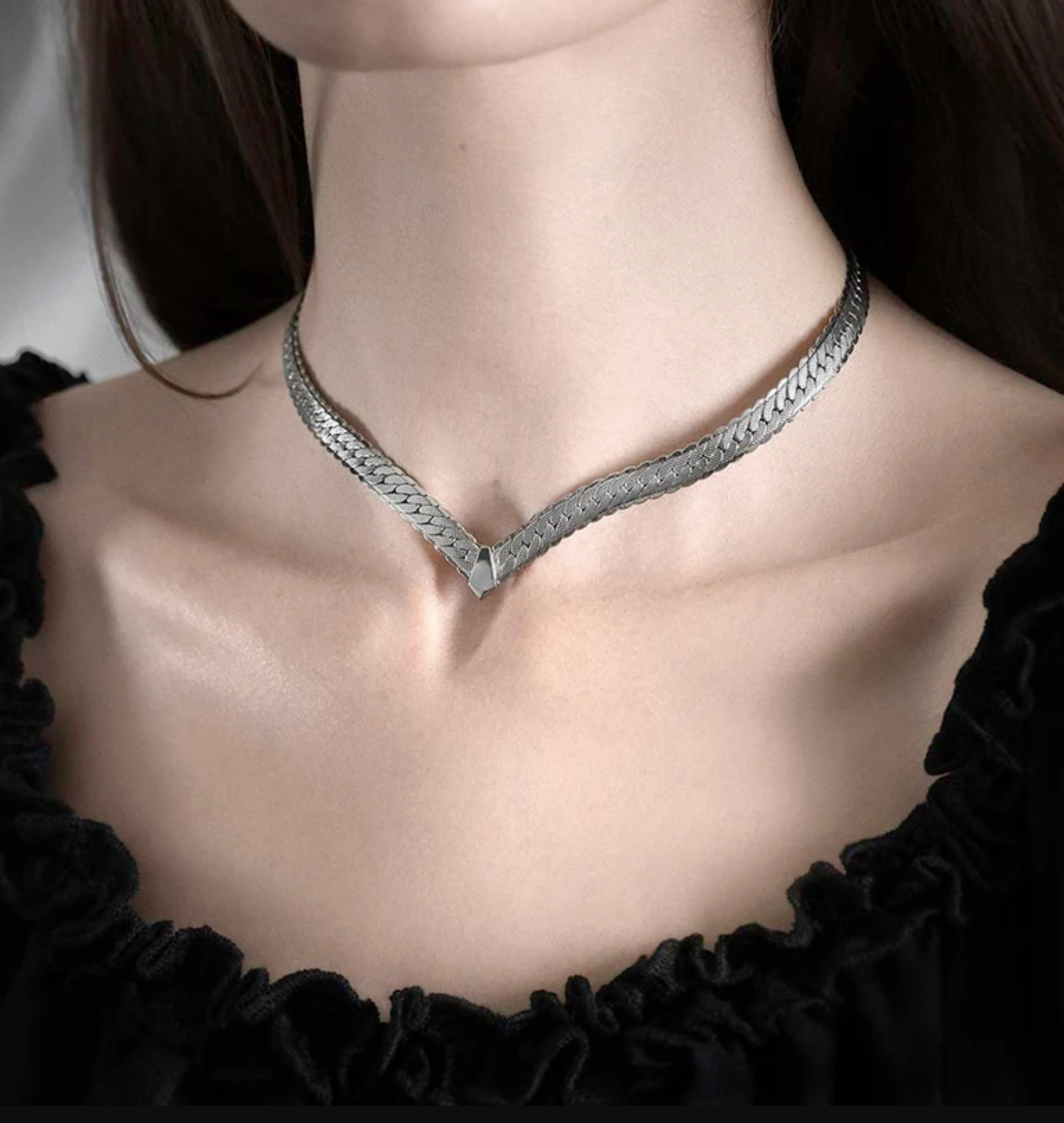 Regal Rose, The Chunky Chevron Collar
