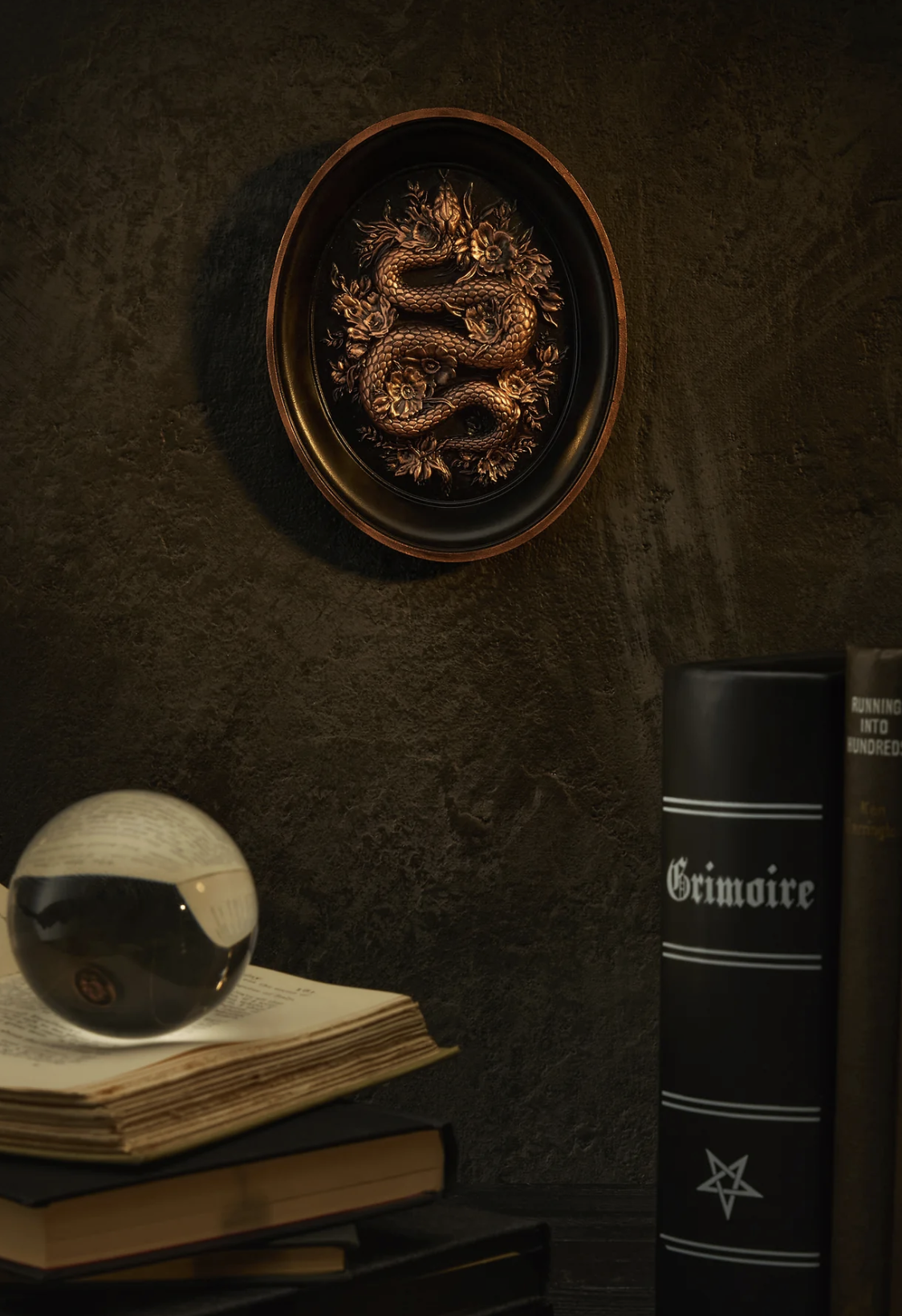 Disturbia, Eden Snake Wall Hanger