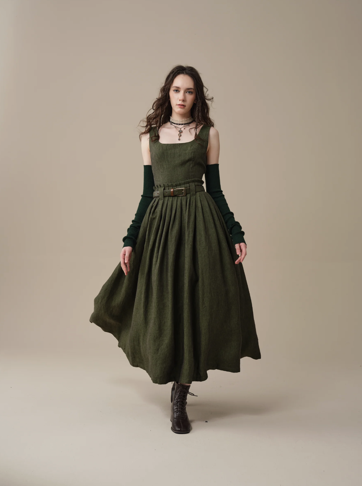 Linennaive Clover 07 | Structured Linen Dress