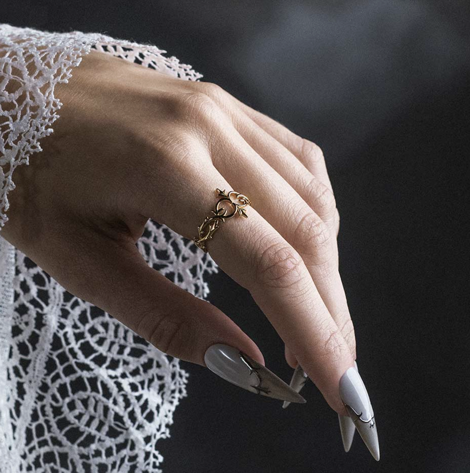Regal Rose ALIANOR. Heraldic Lily Interlace Ring - Gold