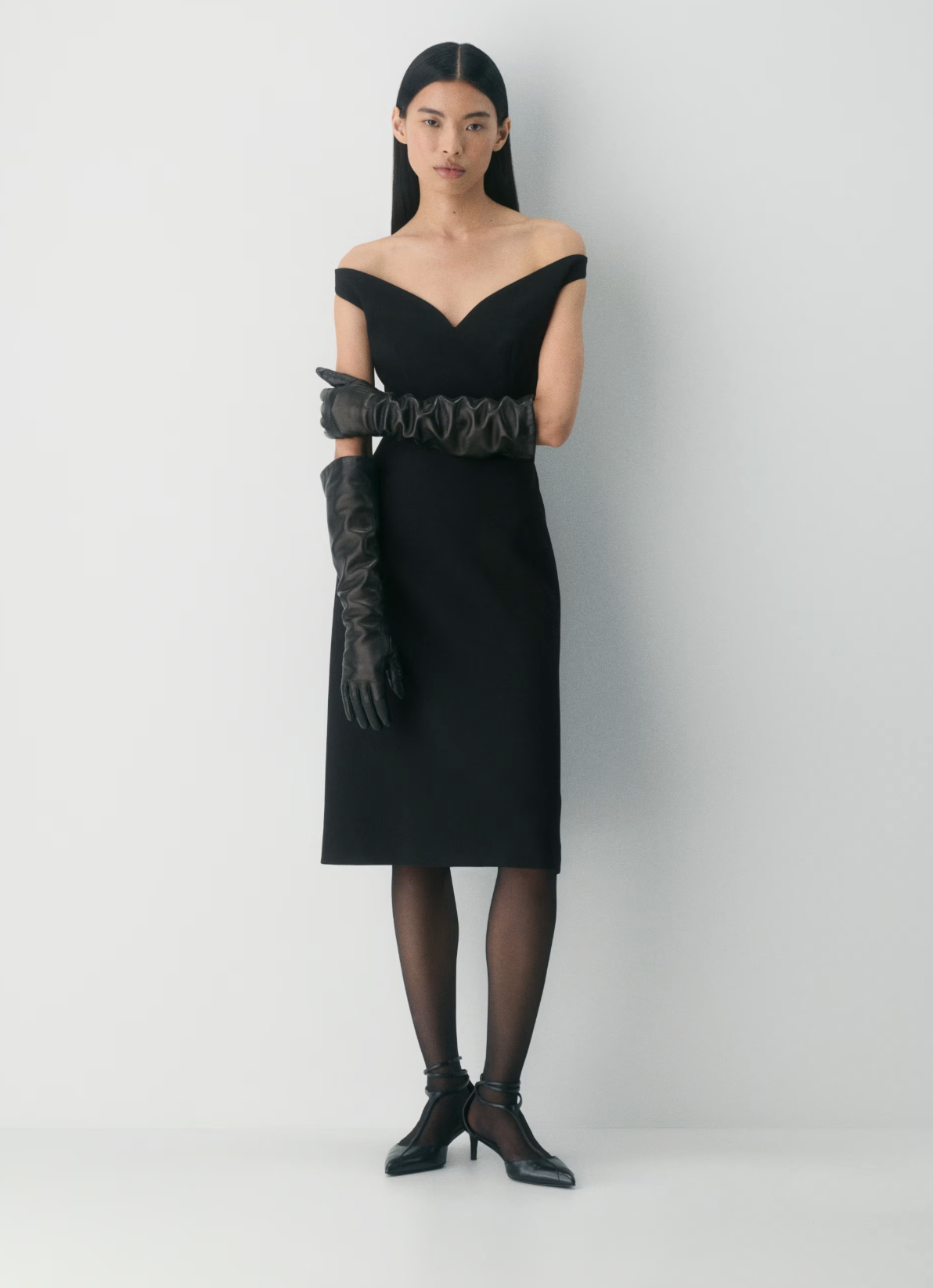 Aritzia Renown Leather Extra-Long Gloves