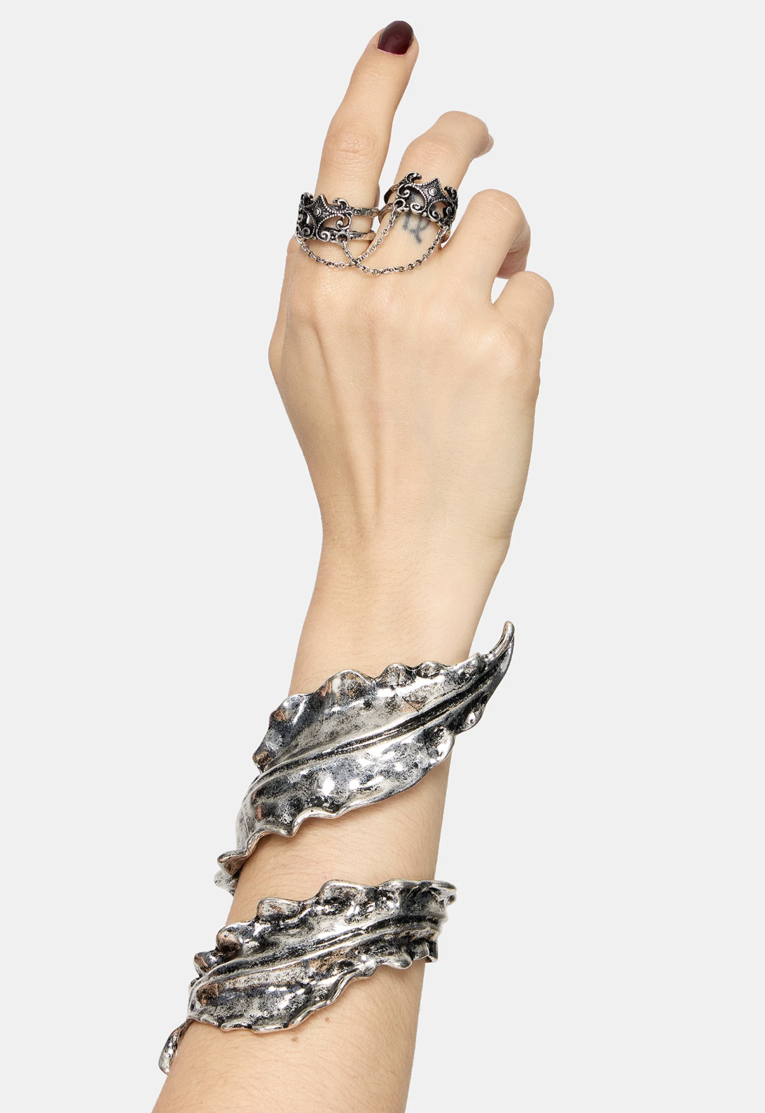 Disturbia Helora Cuff