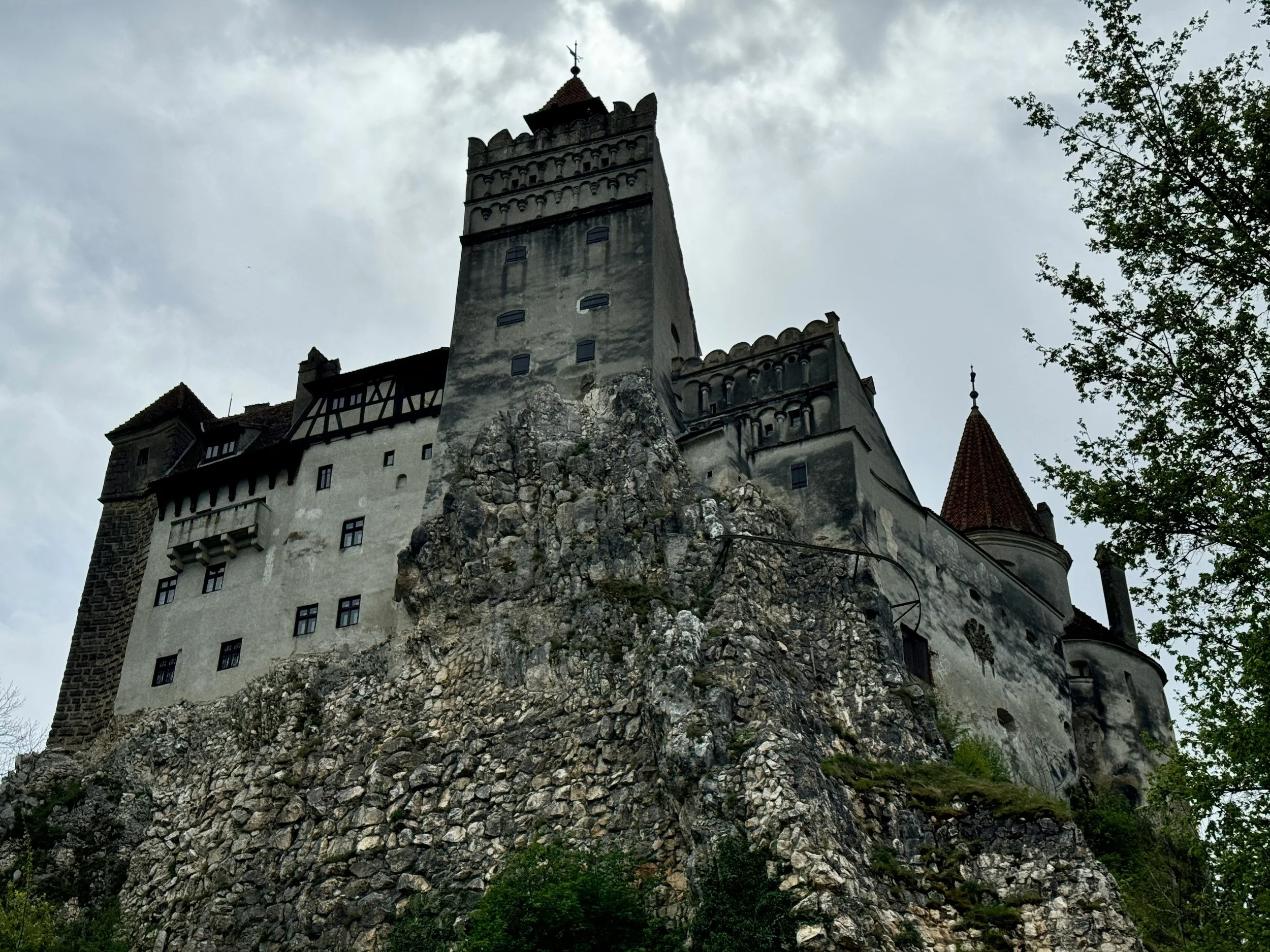 11 Gothic Honeymoon Destinations for the Dark Romantic by The Lace Ledger