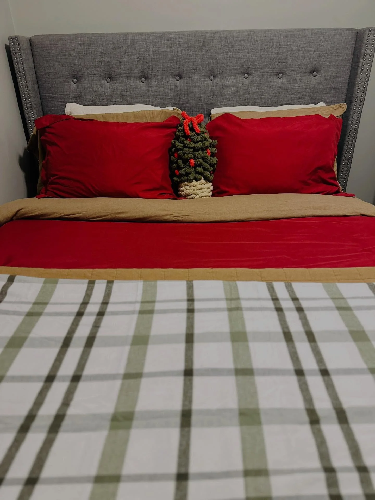 Just a Reminder:

As we transition from Black Friday 🛒 to Small Business Saturday 🛍️ it is okay to enjoy both! 

For example:

I snagged these sheets at blanket today at a great sale at @target but my holiday bed set up wouldn&rsquo;t be complete w
