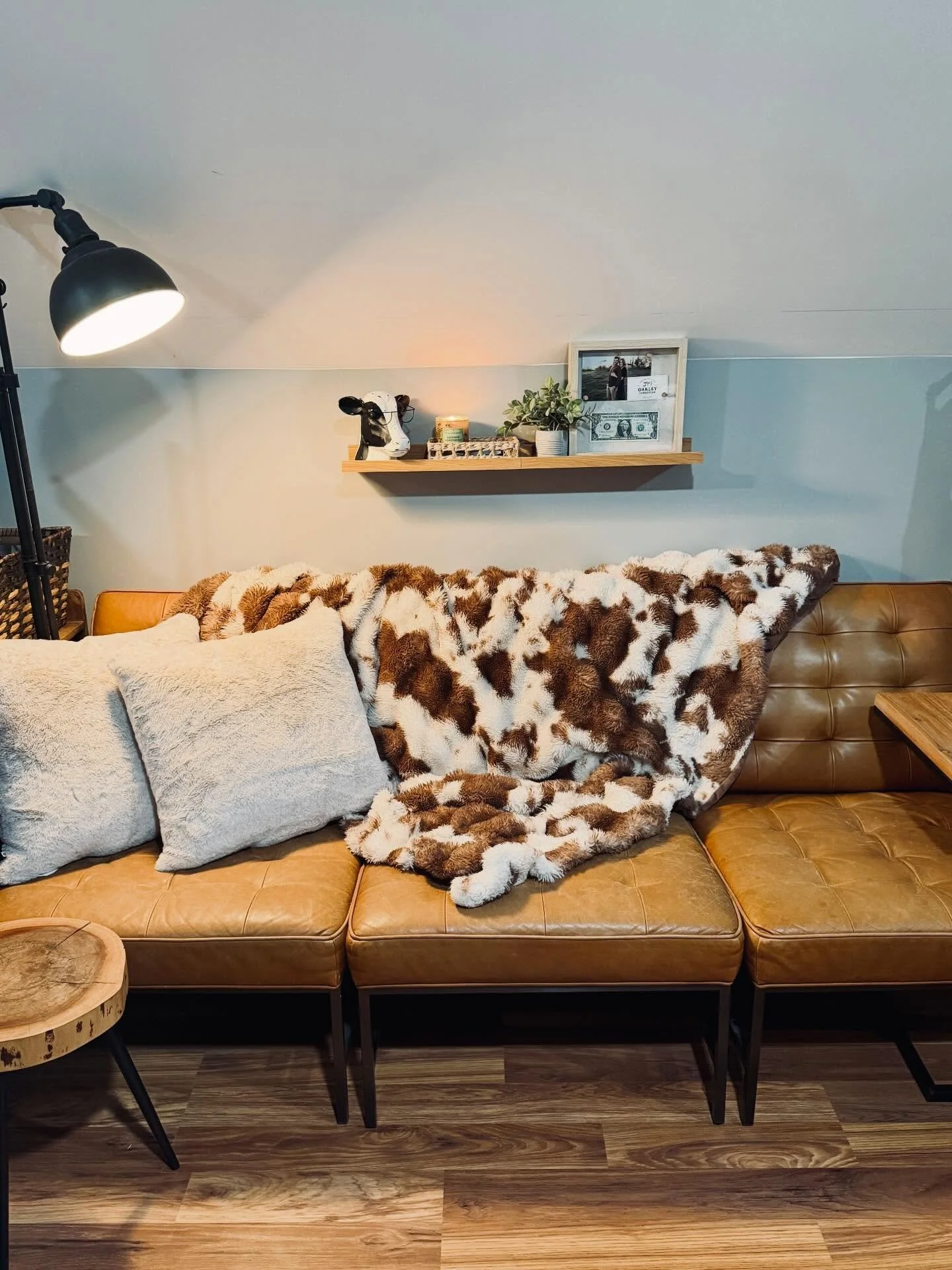 After moving things around in my shop/office I finally have things where I want them. So I took some time this weekend to create a little space for me 🐮🤍 sometimes when you have a small business your mind becomes consumed with creation 🎨that you f