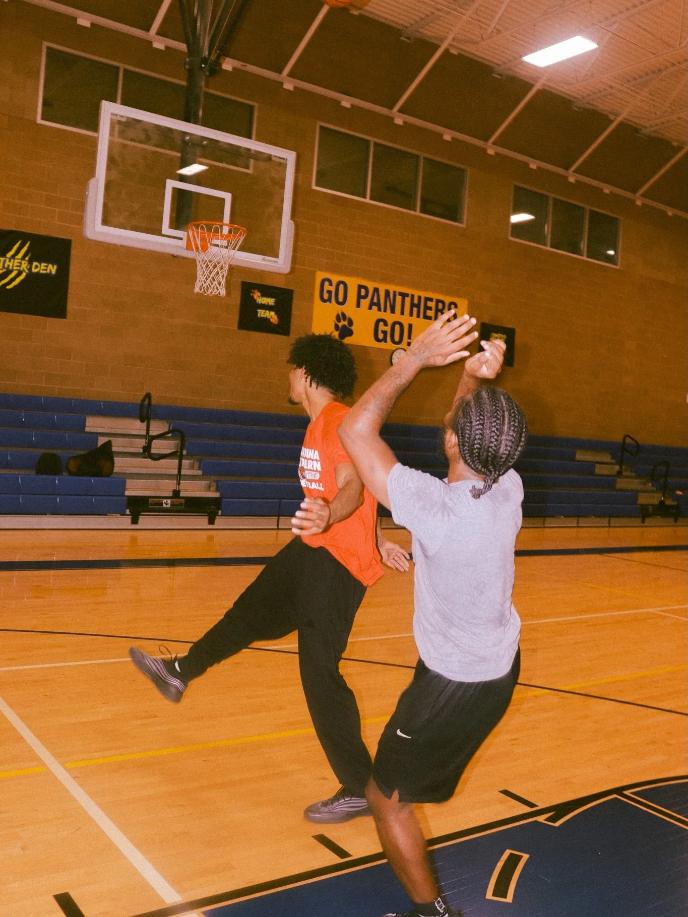 Locked in.

The work doesn&rsquo;t stop when the cameras leave.
Every rep. Every possession. Every day.

The Mesa Monsoons are building something in the gym.

Storm season loading&hellip; 🌪️

📸 @imnotpassing 

#MesaMonsoons #StormSeason #StormNatio