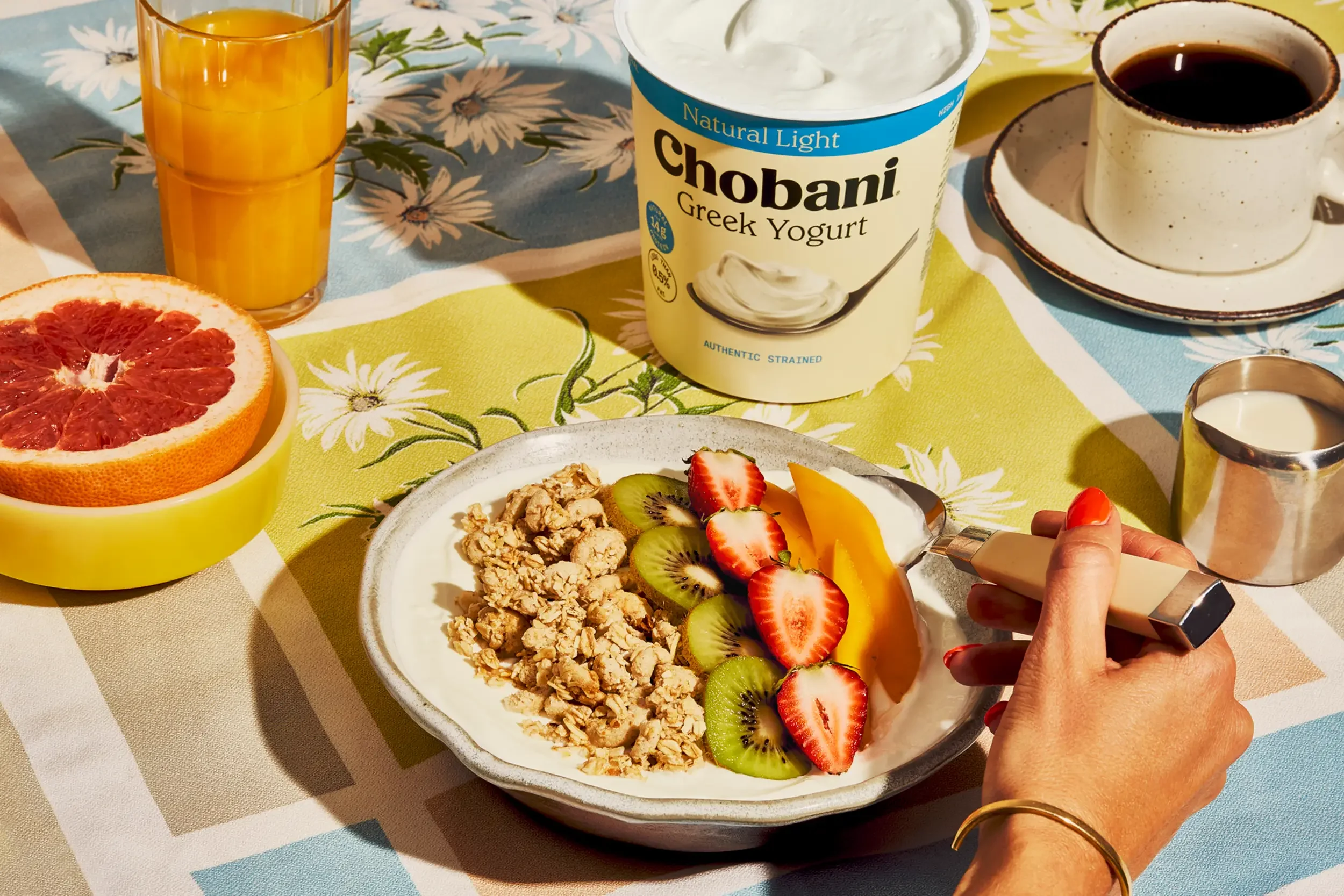 chobani-natural-packaging-alextomkins-4 copy.webp