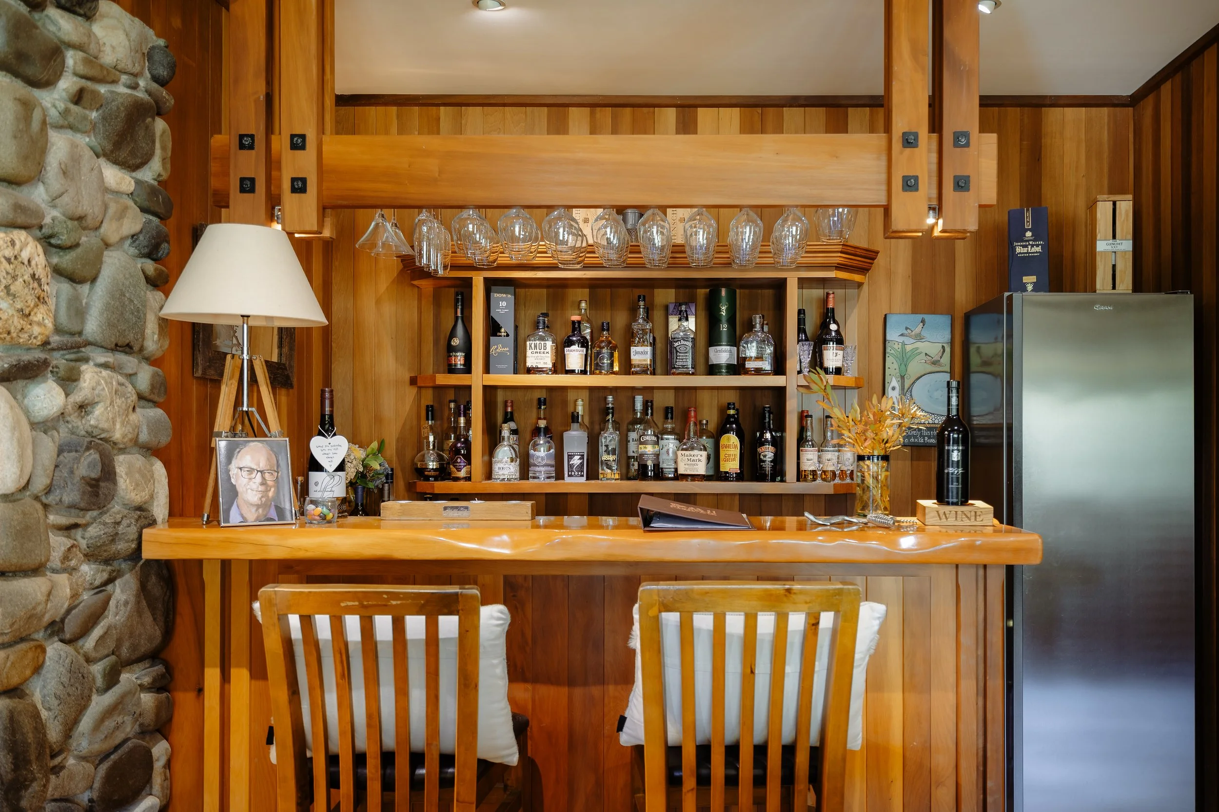 The bar at Stonefly Lodge