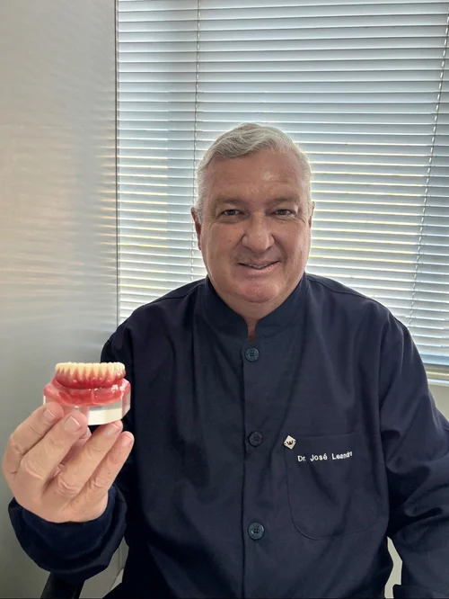 Prótese Protocolo — Dr. José Leandro Schmitt