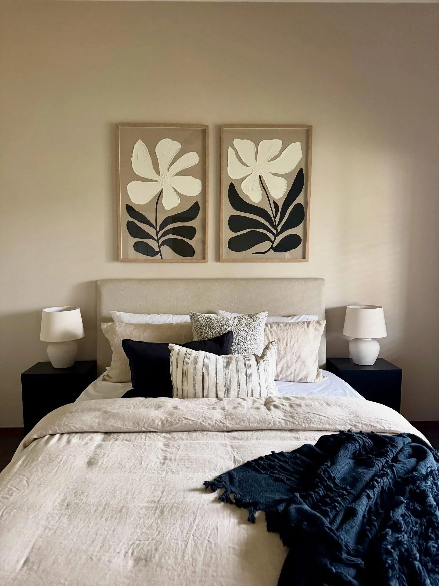 Sold within the first week of going to market 🙌🏽

.

#centralcoaststylist #centralcoastpropertystyling #newcastlenswstylist #newcastlepropertystyling #huntervalleystylist #huntervalleypropertystyling #coastalhomestaging #coastalinteriors #centralco