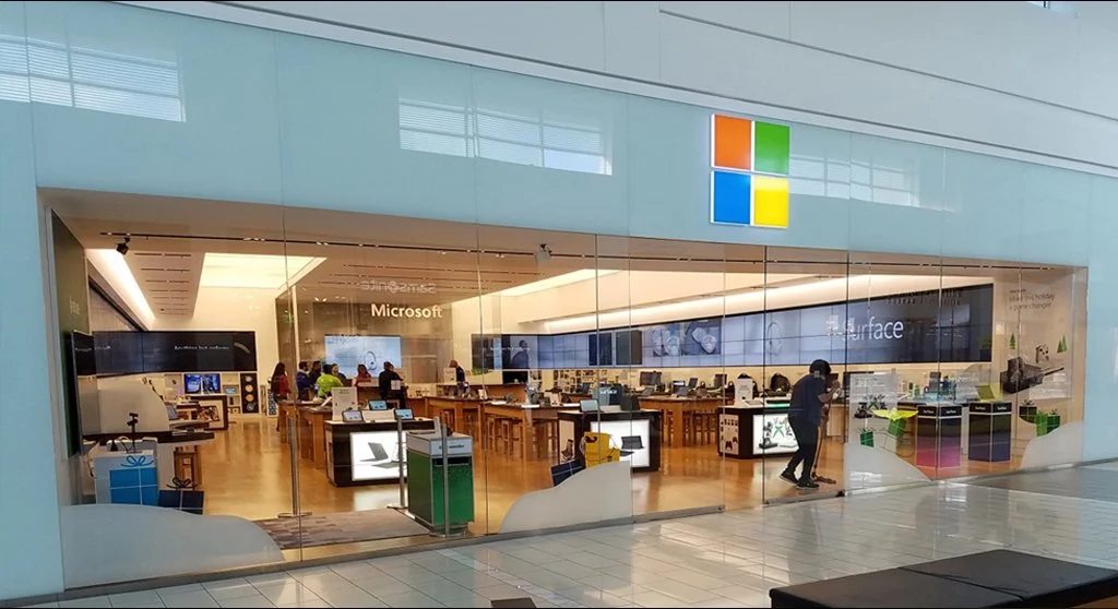 RaigeRebels_Recent_Microsoft Retail_2018 Holiday Window Graphic Takeover.jpg