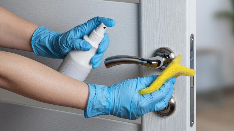 when-you-should-clean-your-door-handles-1646708415.jpg