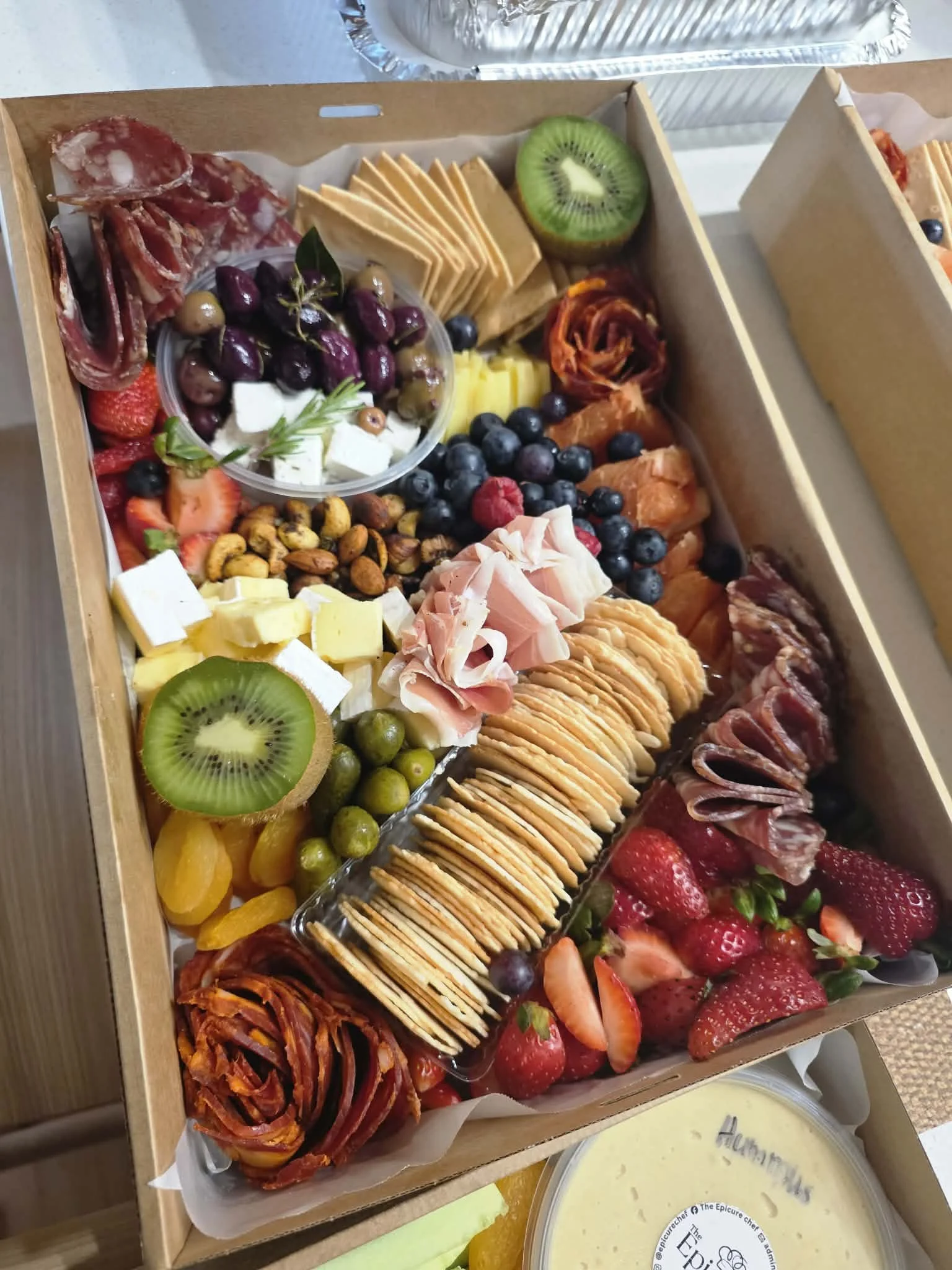 Small box (Feeds 3-4 people)