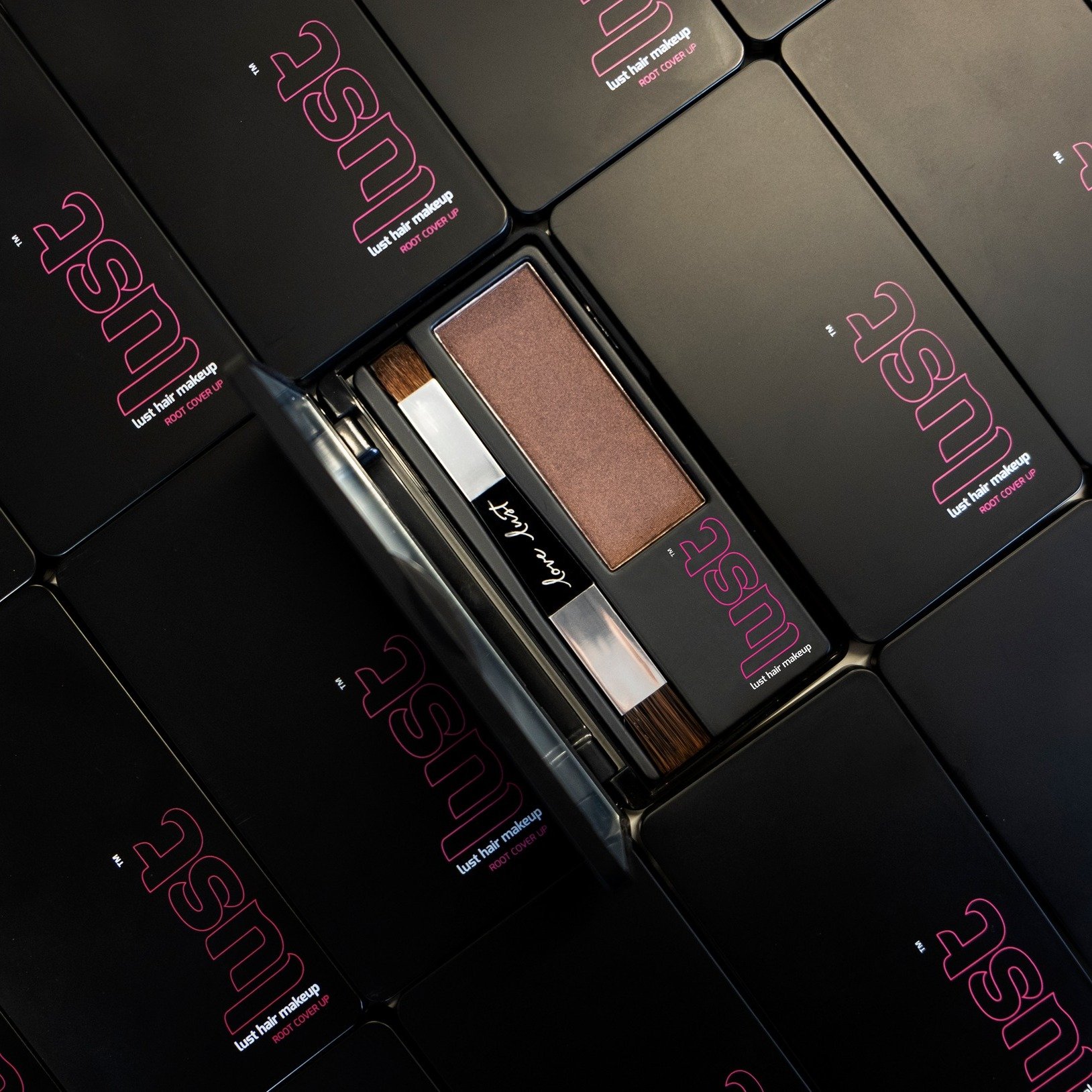 BACK IN STOCK!

Perfect for in-between salon visits, Lust Hair Makeup is a quick and easy solution for pesky regrowth.

The compact powder formula has been designed to maintain the natural shine and fell of your hair and the dual ended brush means yo