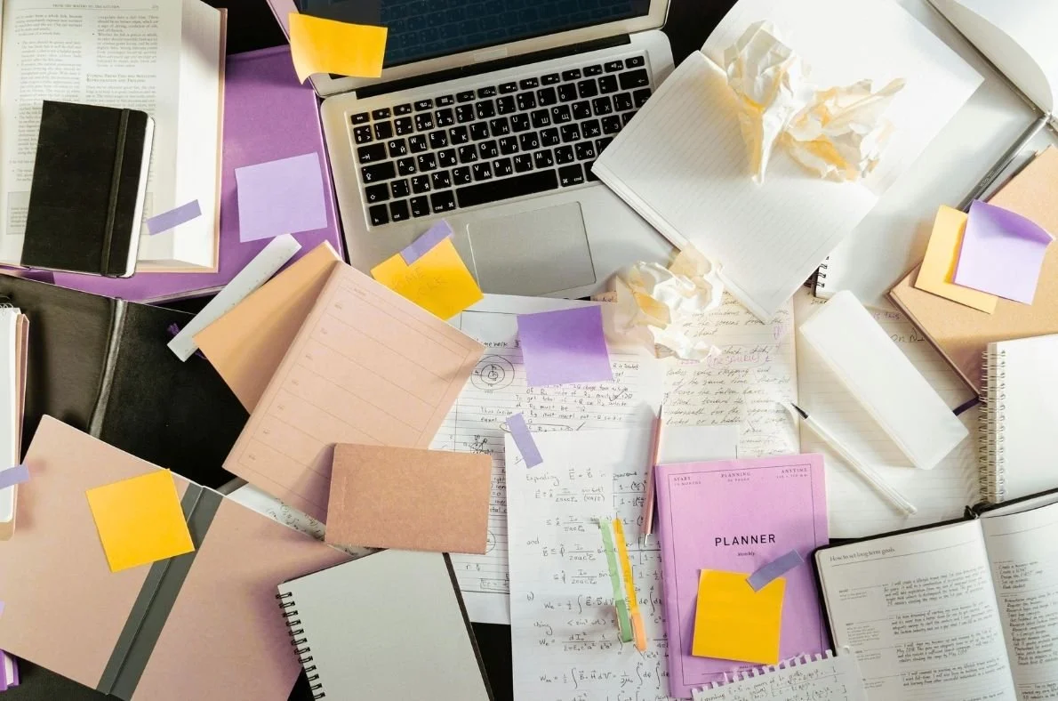 Disorganized business setup before working with a systems strategist