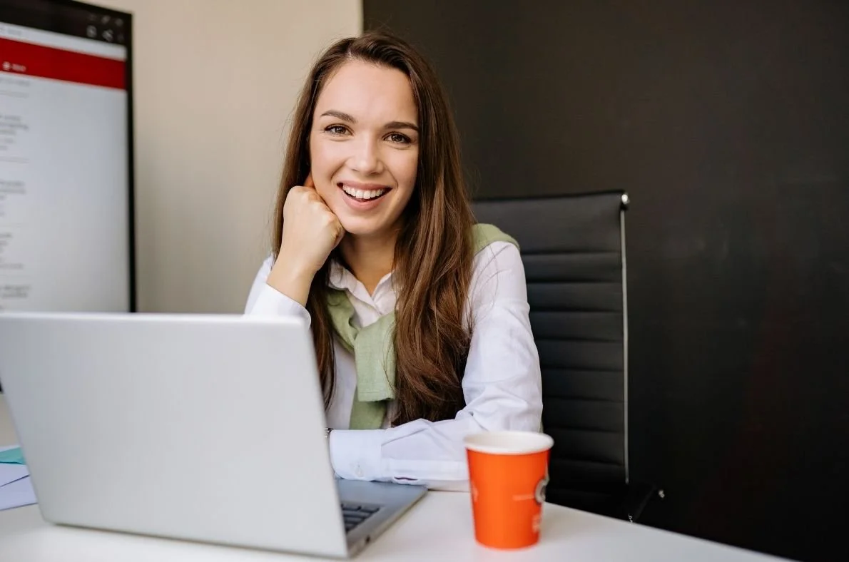 Online coach excited about her new business systems setup