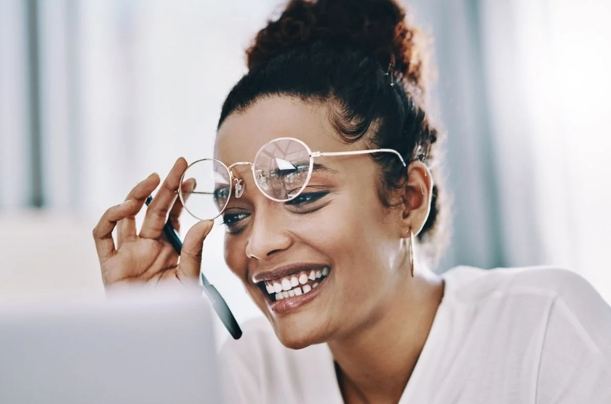 Woman entrepreneur on an Aligned Systems Audit Call with Laura Smith Anolik