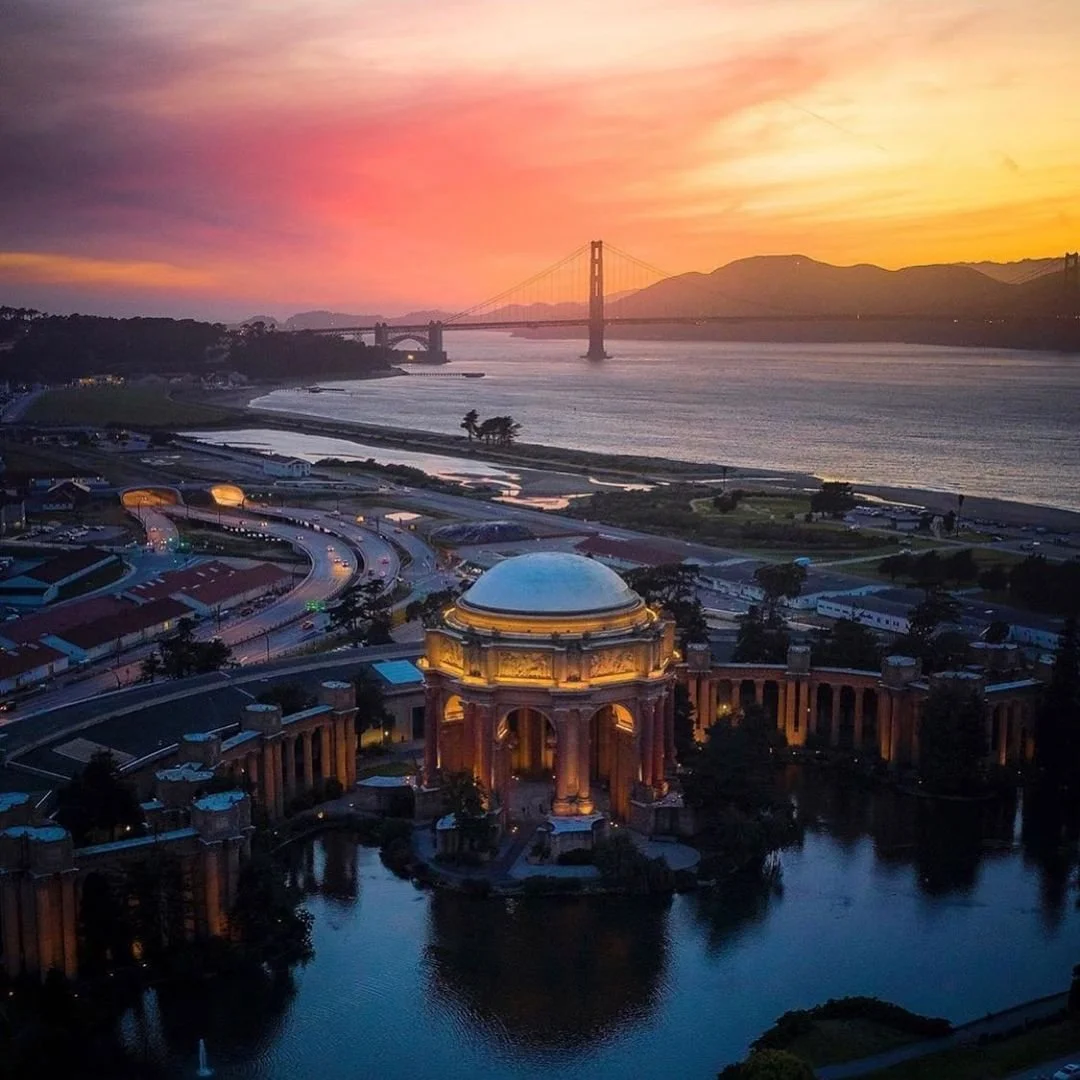Palace of Fine Arts – A stunning architectural gem, perfect for a stroll or photos.