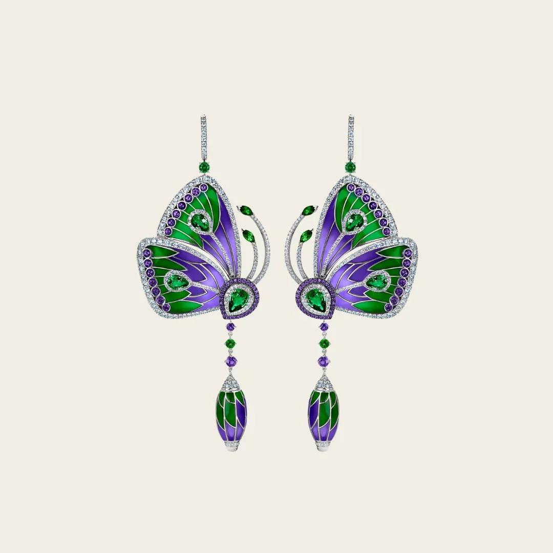 Papillon_White_Gold_Peridot_Earrings_3.webp