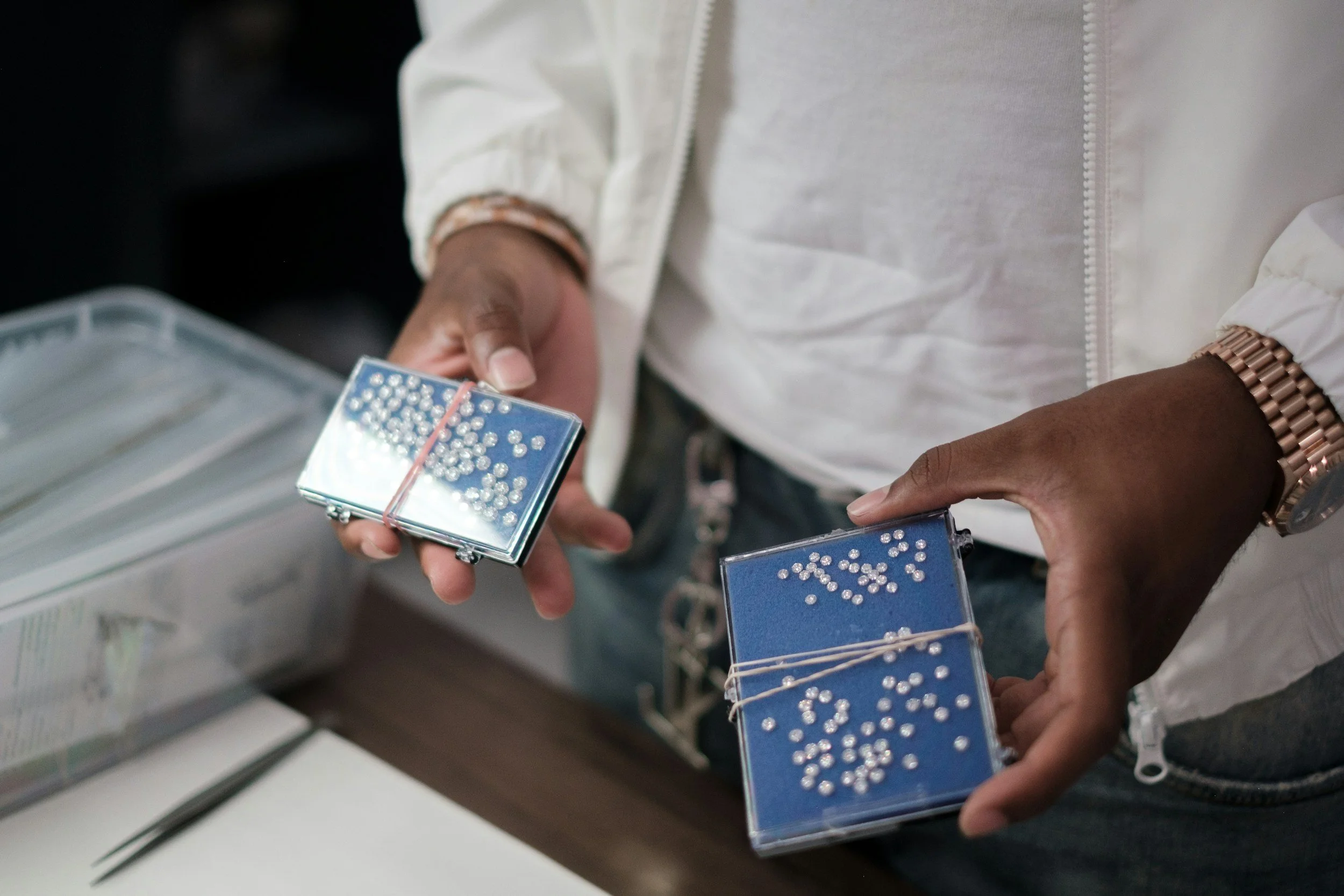 Natural diamonds remain the foundation of the global luxury jewelry world. Formed deep within the Earth over billions of years, they carry unmatched geological significance, cultural meaning, and enduring value.