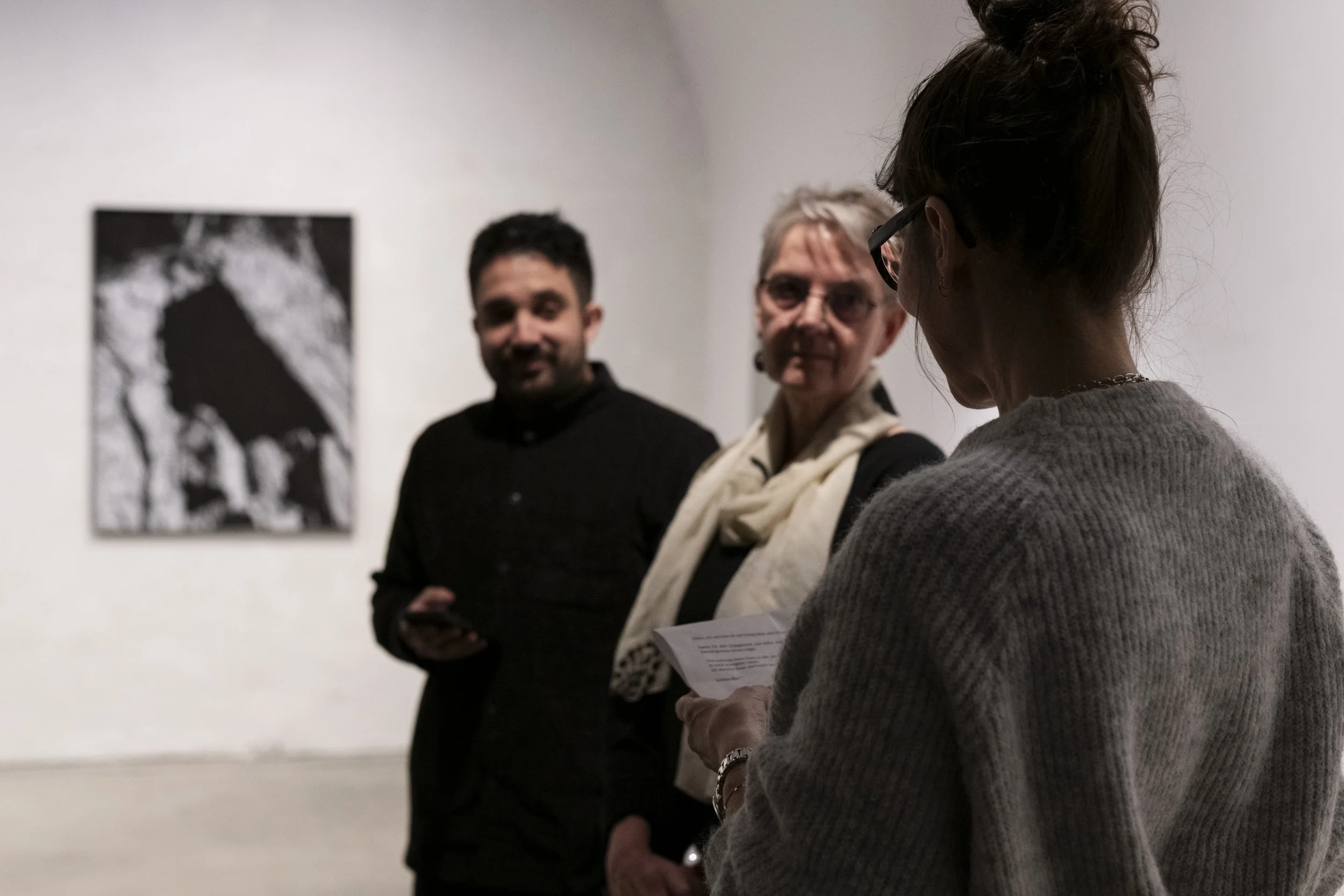 Vernissage 7.2.26 (v.l.n.r): Pedro Rodrigues, Anette Kummer, Magali Barras © Raphael Wernli