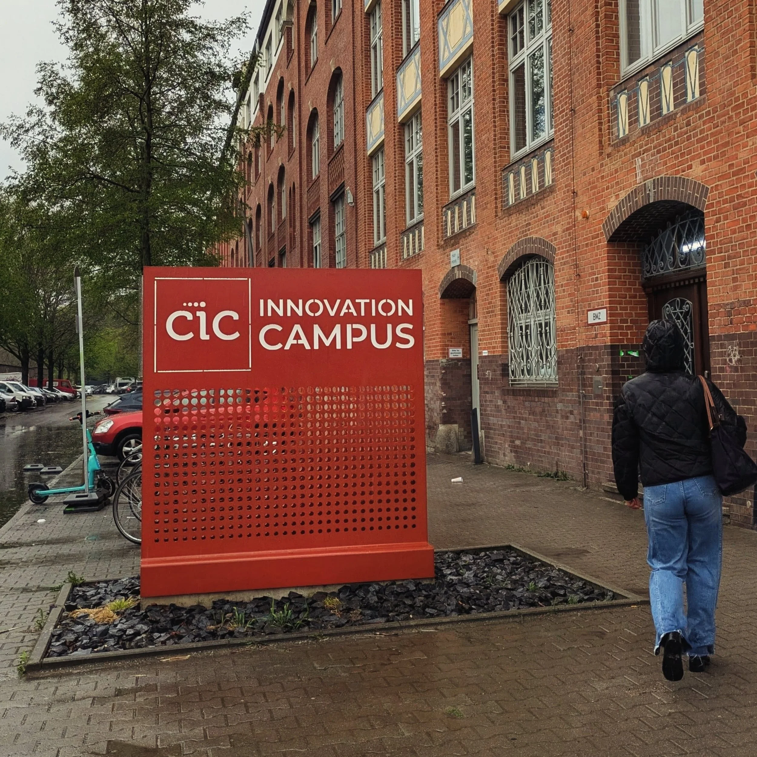 We are thrilled, and proud, to kick off the Lean Startup Sprint at @startup.incubator.berlin today! 🎉 We are looking forward to two weeks of learning, dedication, and innovation. 💪

#interl&uuml;de #startupincubatorberlin #startupsprint
#tech #berl