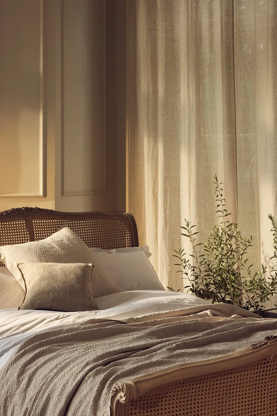AndSoToBed_Yves Delorme Athena Pillowcase_JPG 01 Nacre.jpg