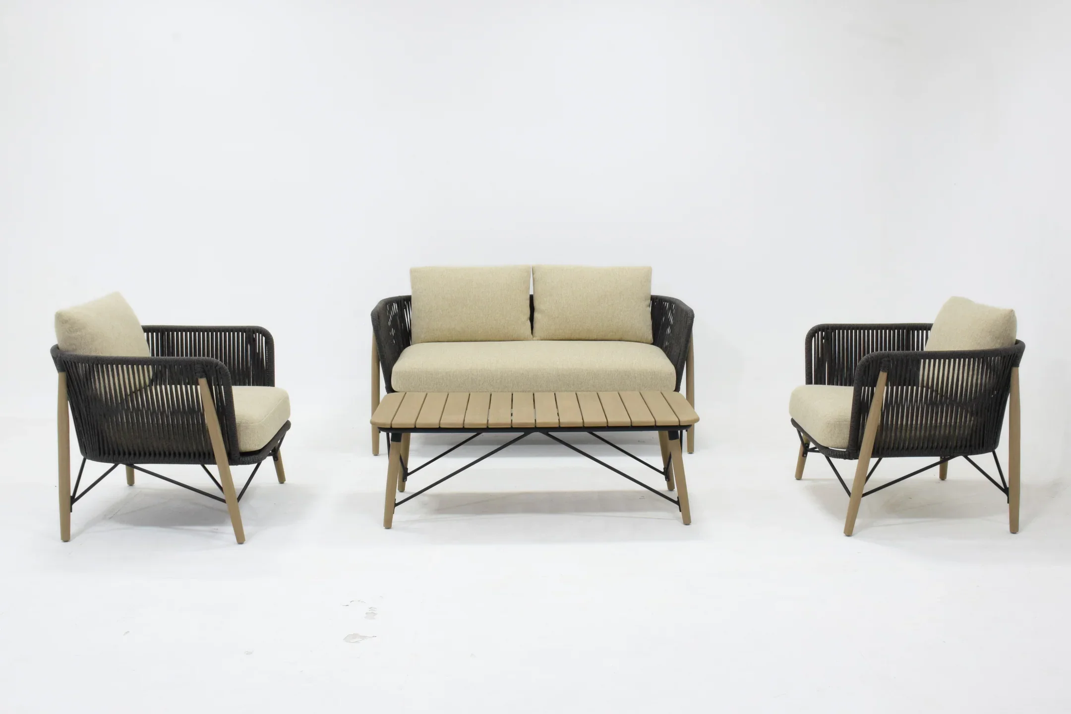 Lovina-Collection-Studio.webp