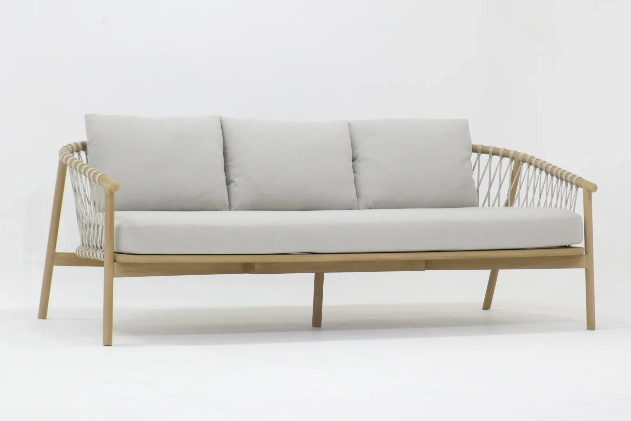 colmar-three-seater-studio-2.webp