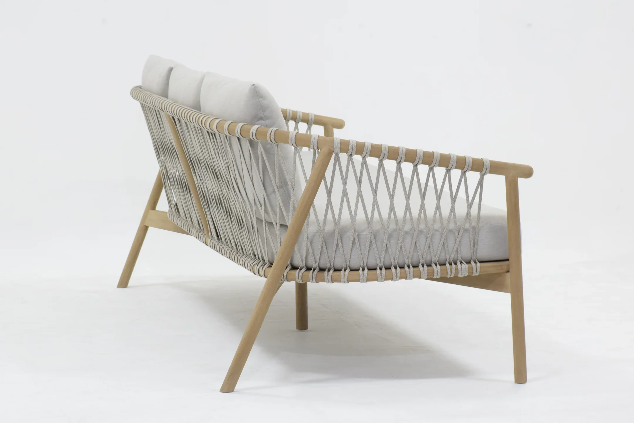 colmar-three-seater-studio.webp