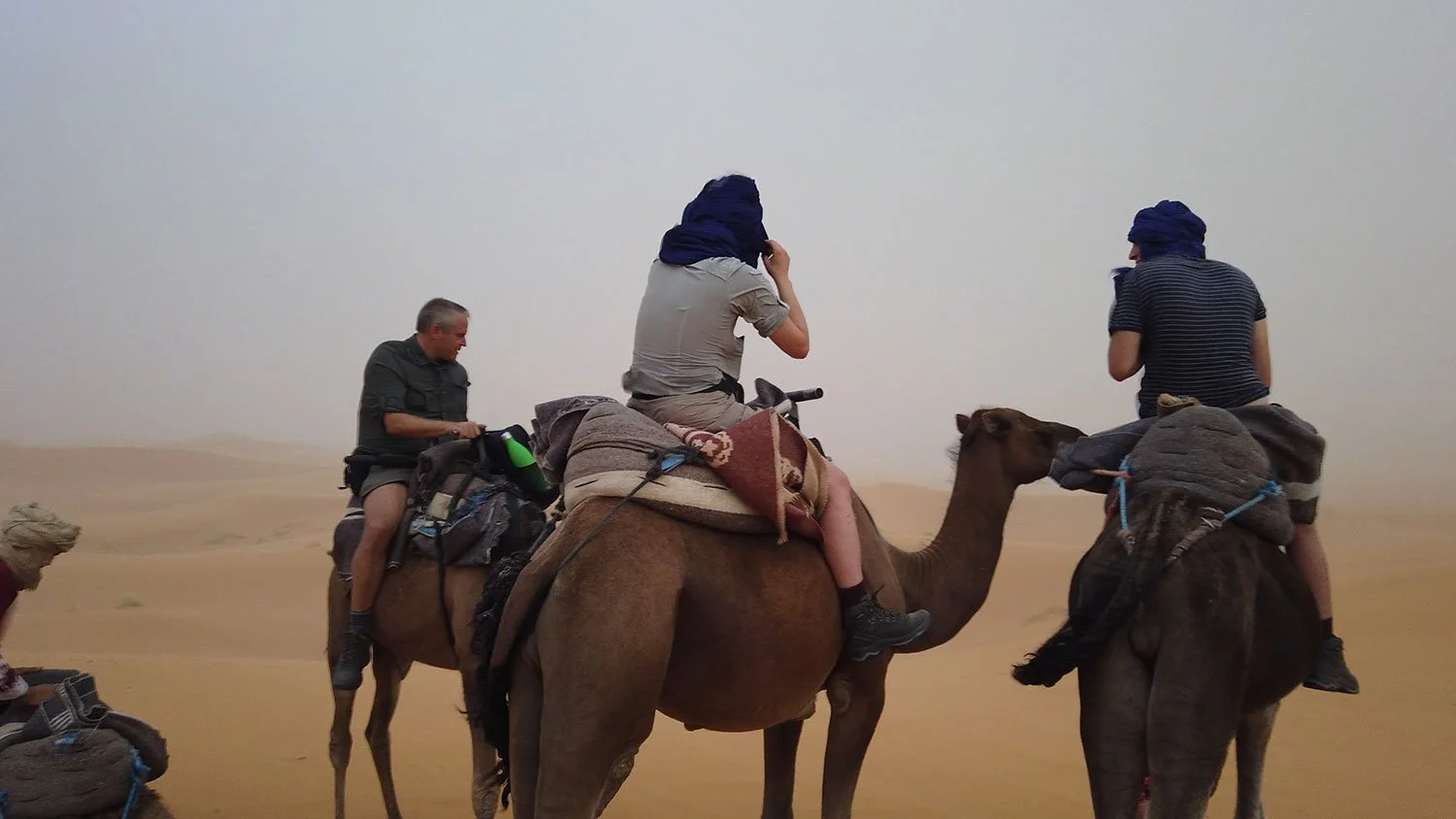The sandstorm hits.. Sahara, Morocco