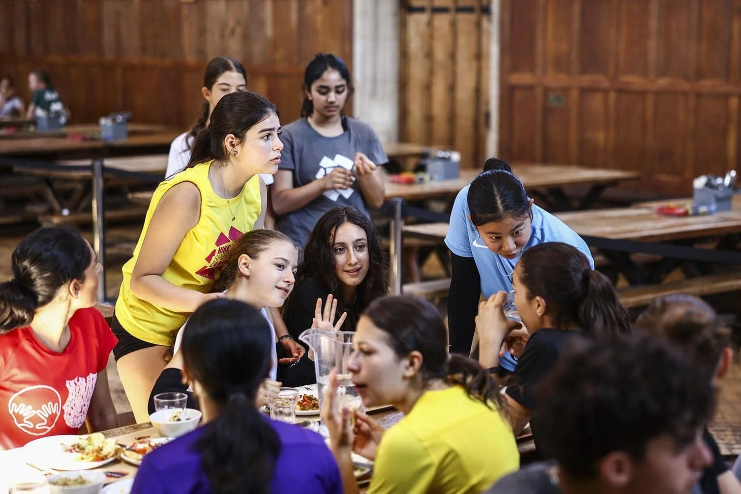 girls eating lunch on camp