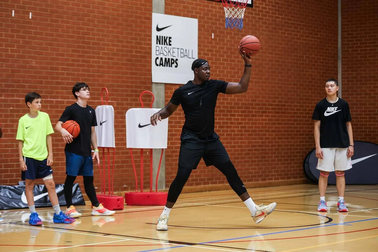 Eric Boateng als Trainer im Trainingslager