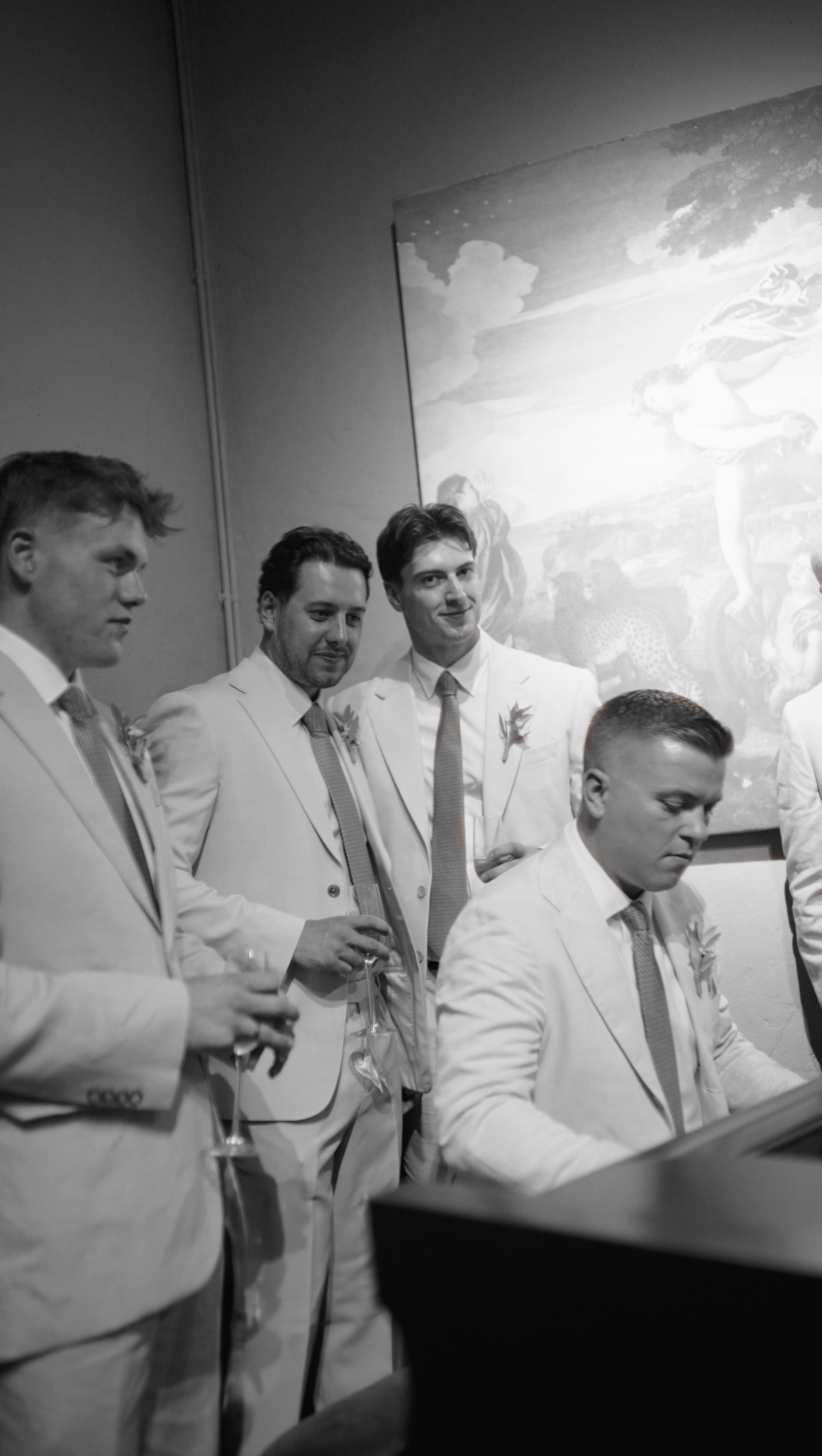 The groom boys getting ready - wedding in South West of France - Castel - Bordeaux - Amao wedding