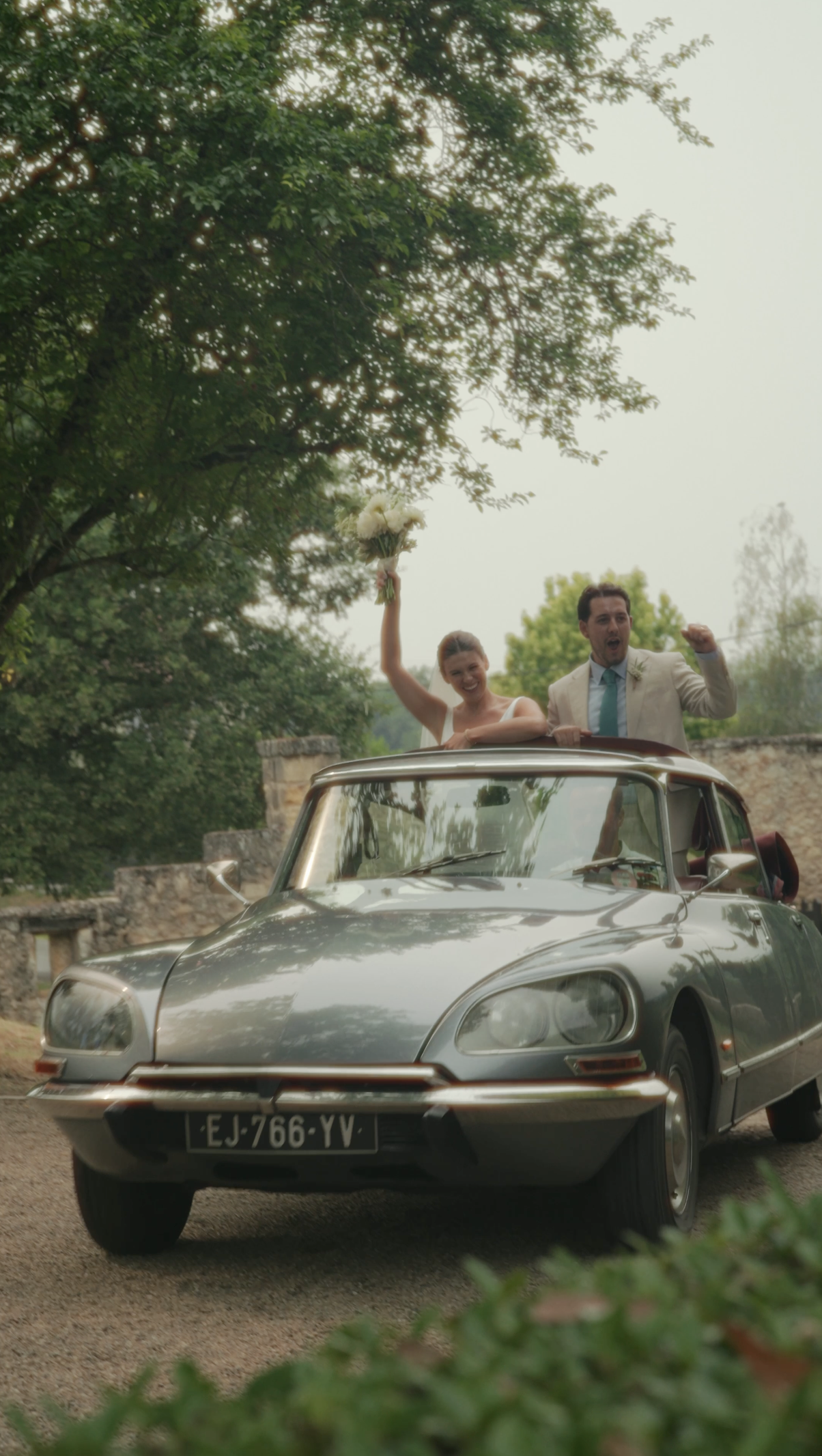 Old French car - Renault ds - wedding in France - Amao wedding