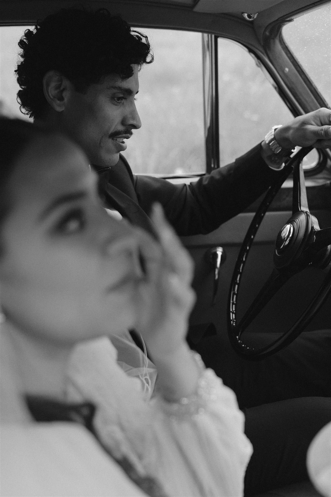 photo-couple-mariage-voiture.jpg