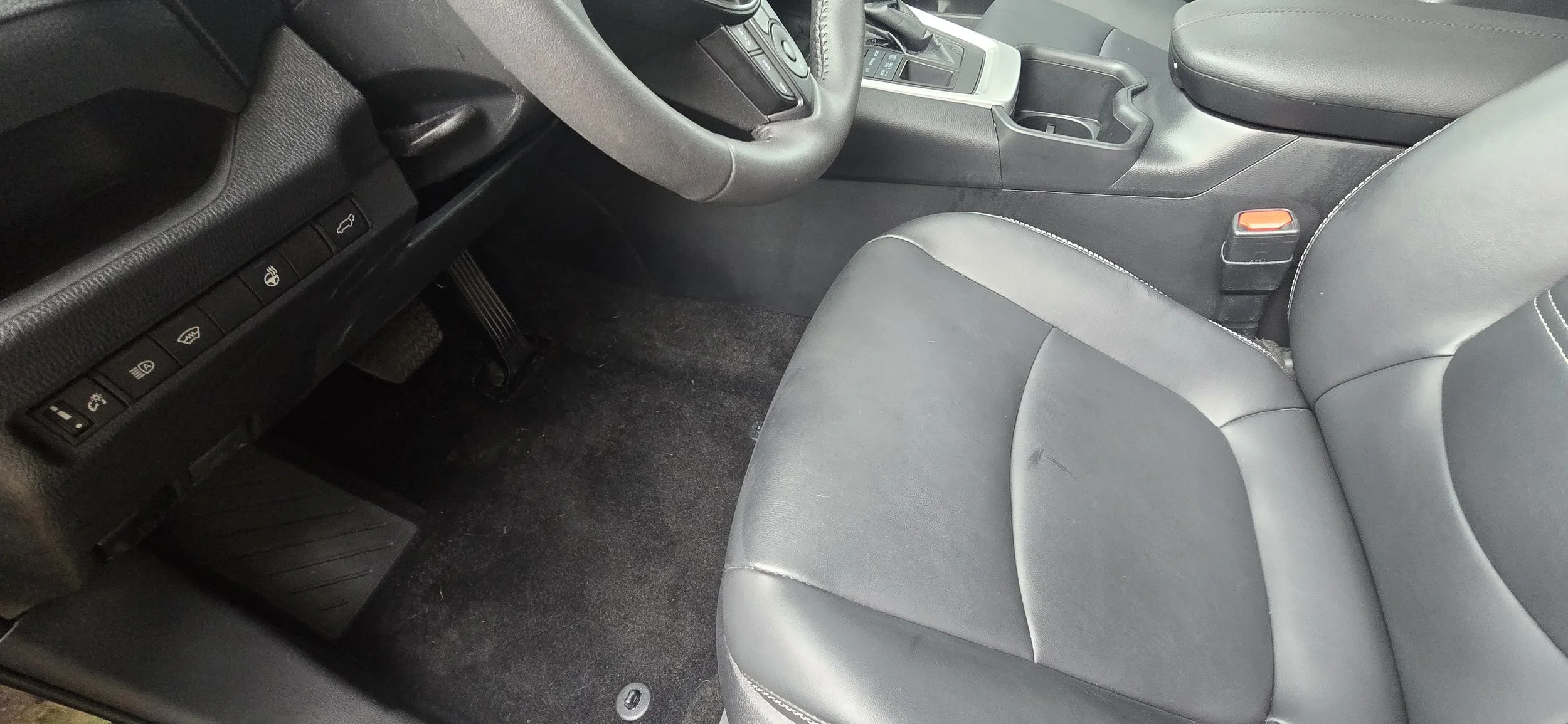 2025 - Rav4 - Mercado (1).jpg