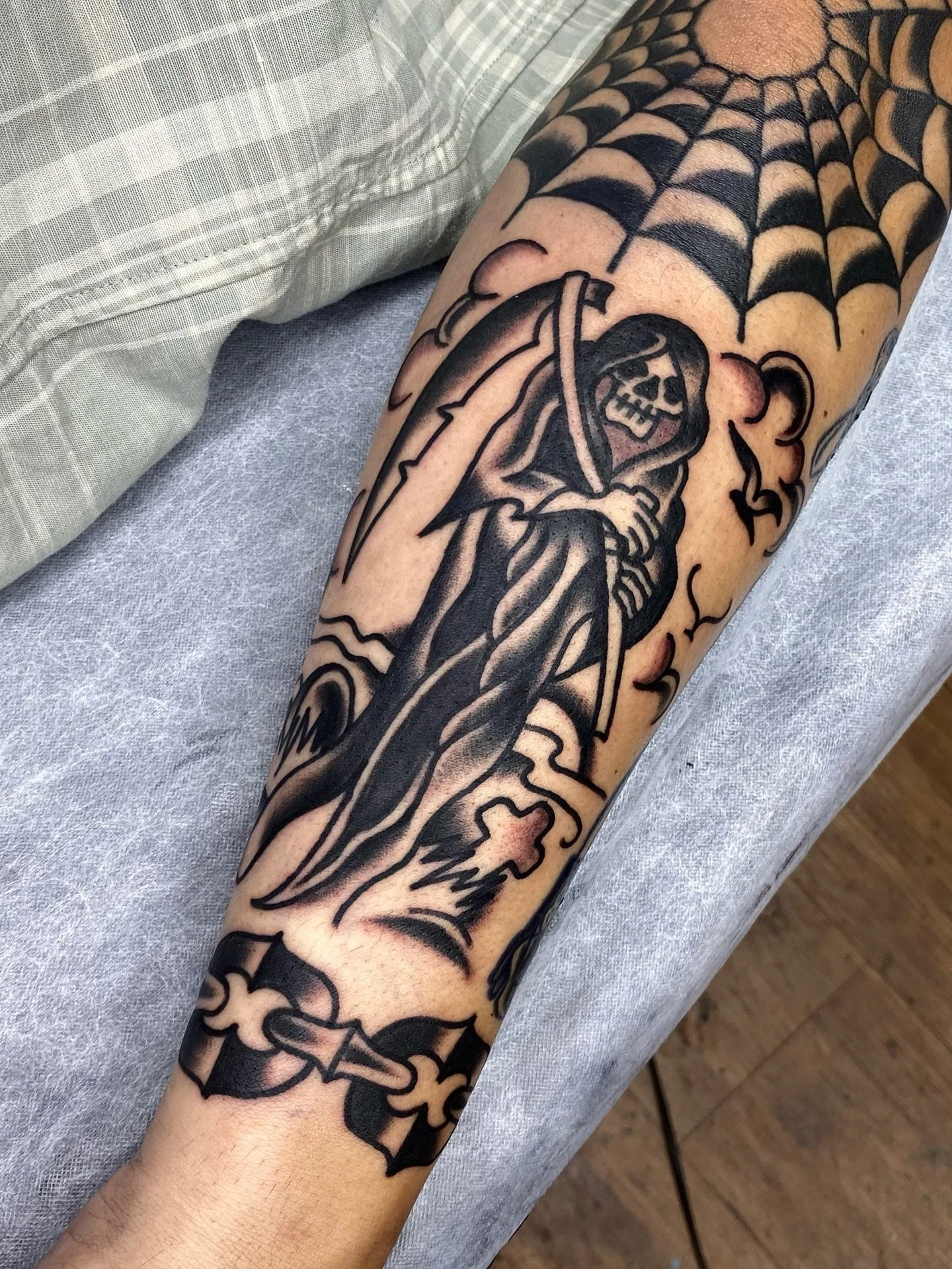 Reaper and chain with @theee_kneeessss thanks bro! Dm/whatsapp to book 
Done @timetattooco 

#sgtattoo #singaporetattoo