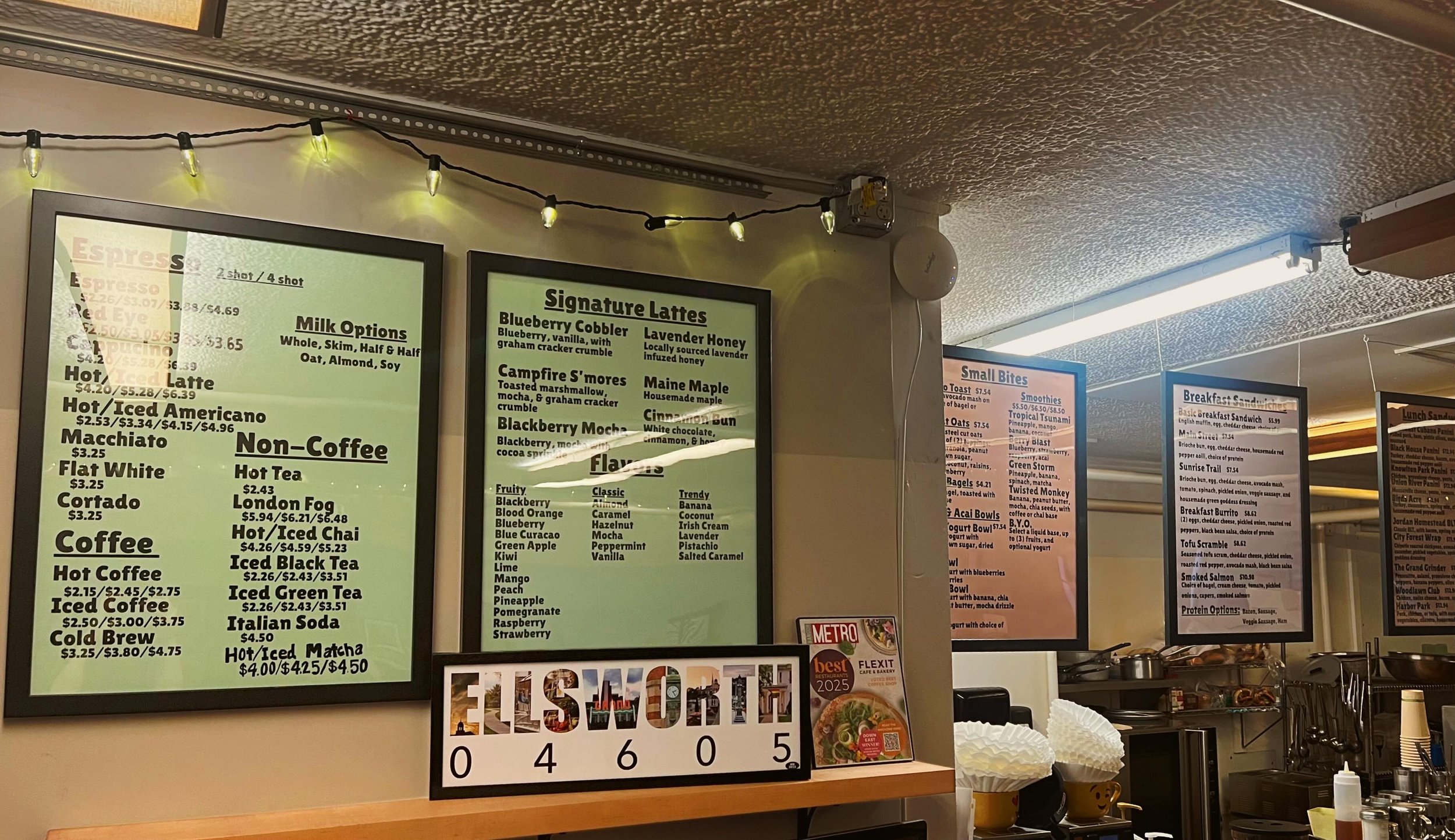 Our freshly printed menu boards include our drinks, flavors, breakfast, lunch, &amp; snacks menus! Come check them out today! #cafe #mainecafe #coastalmaine #jardinsjava #flexitcafe