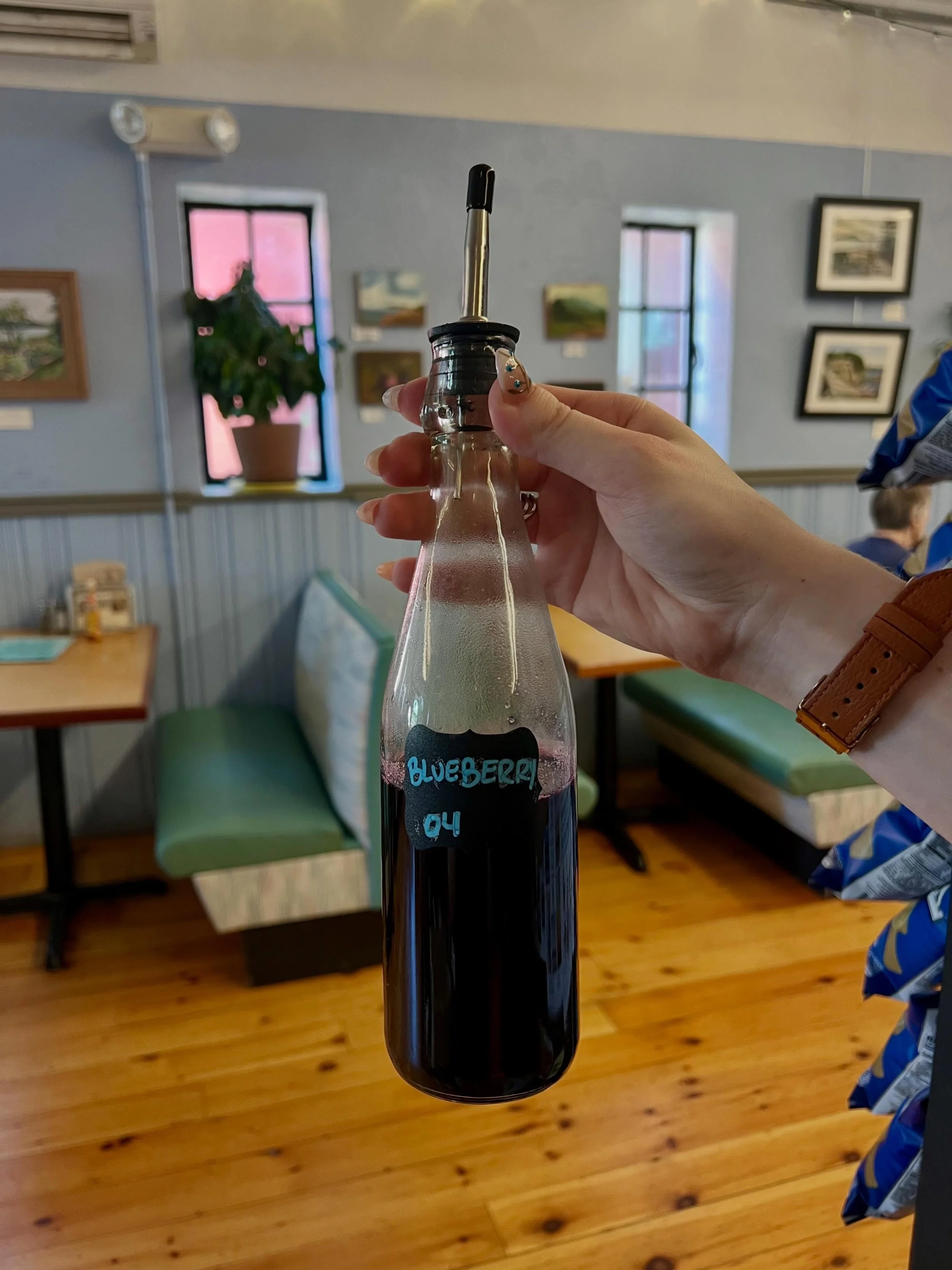 New house made syrup flavor!
Maine blueberry🫐
#mainecafe #coastalcafe #maine #jardinsjava #coastalmaine