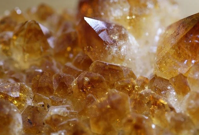 citrine crystal for healing womb space