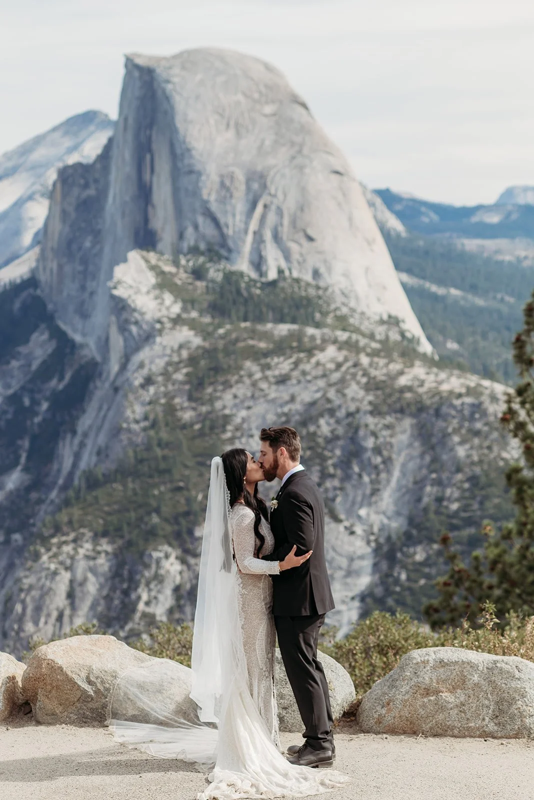 Christina + Sean Get Married V85_5357.jpg