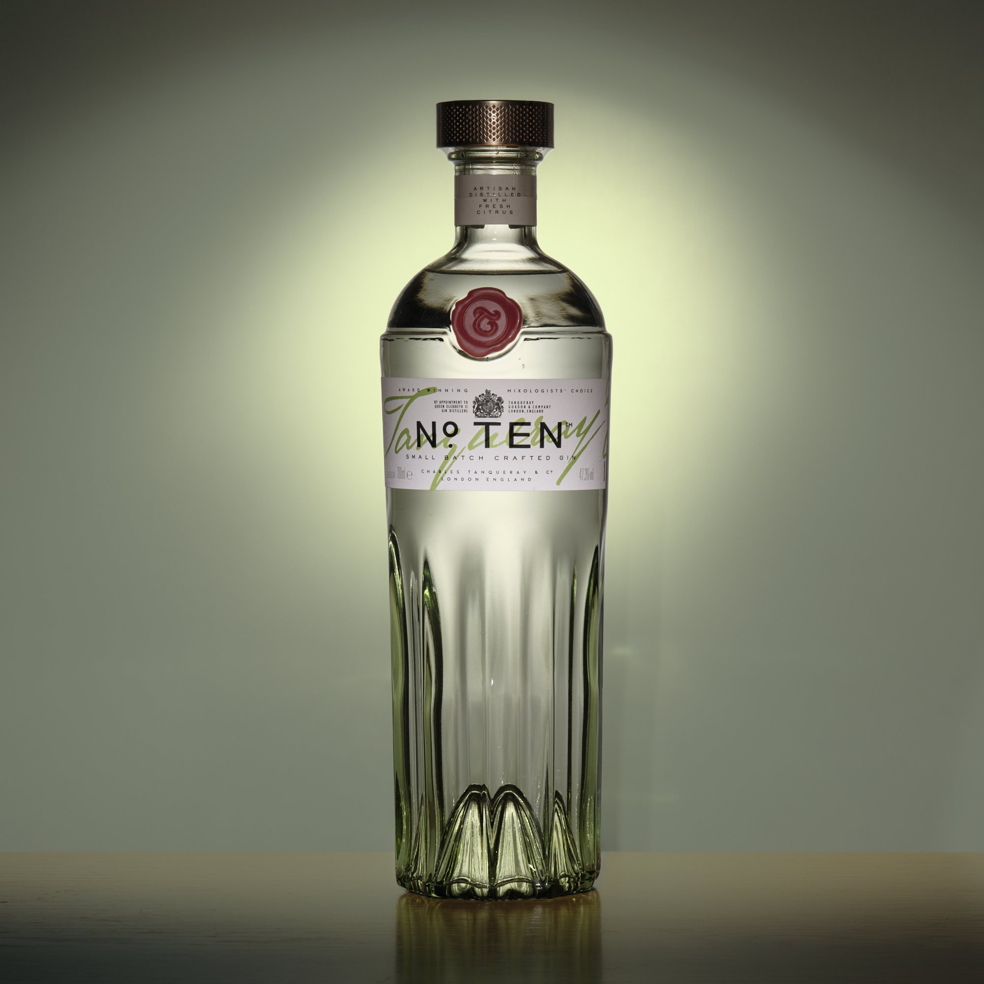 Image analysis exercise and product photoshoot. Tanqueray No Ten Gin. Analysis and inspiration taken from Jonathan Knowles (n.d.) Bletchley Park Gin photograph.