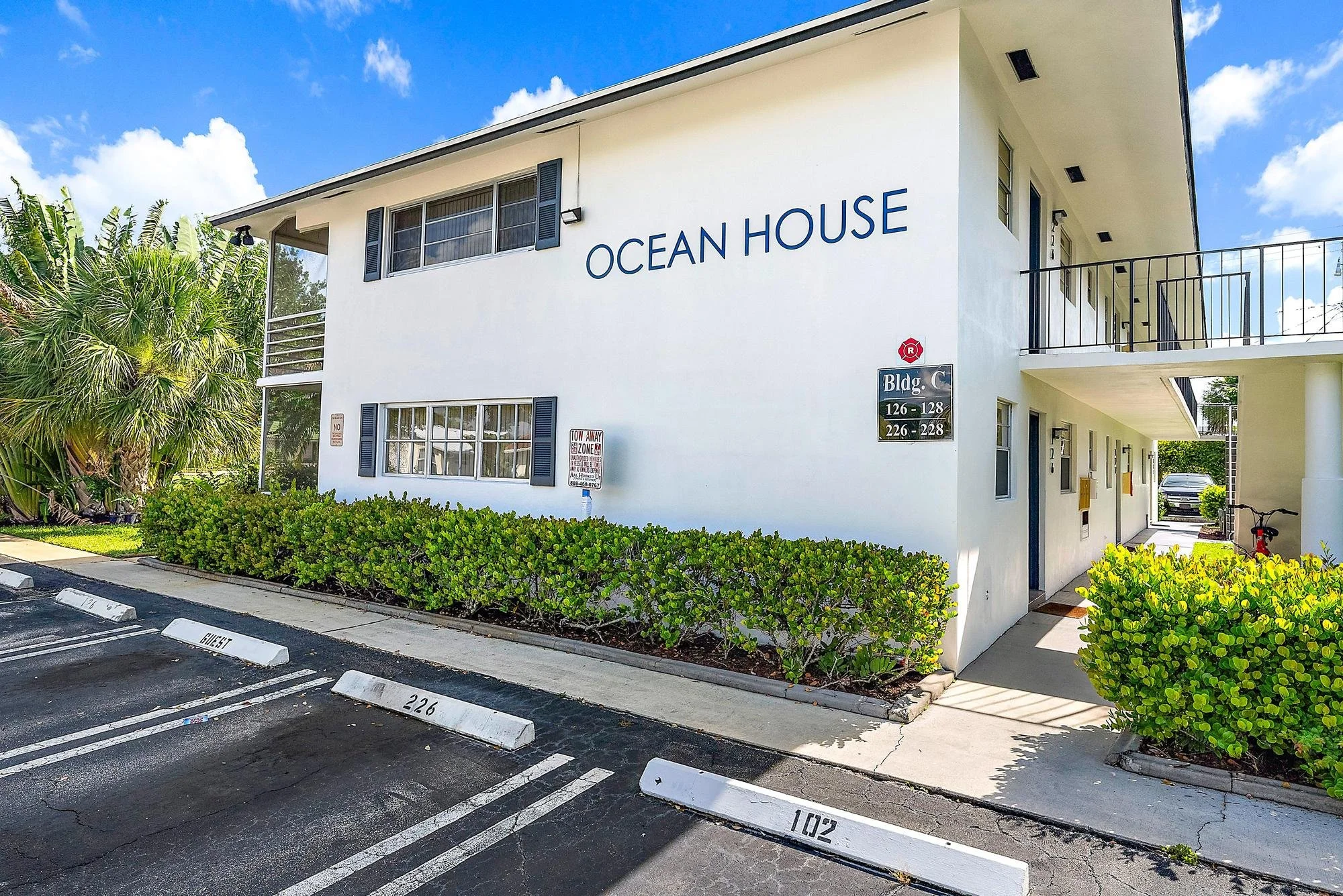 360 Fiesta Avenue, Apt E206 & D107-18.jpg