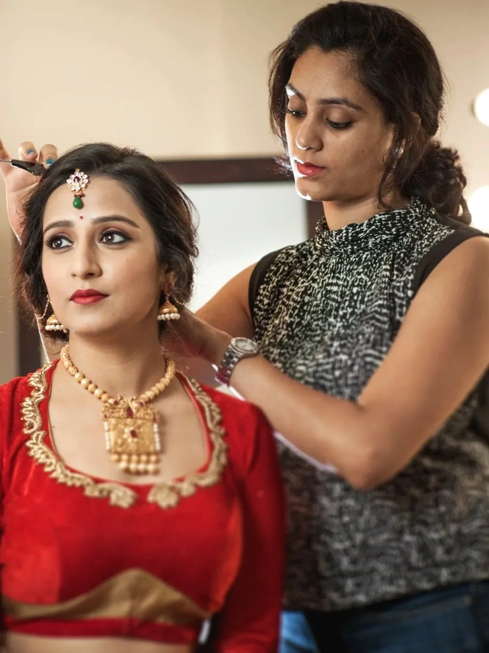 Neena - experienced bridal makeup artist in Bangalore with 10+ years expertise