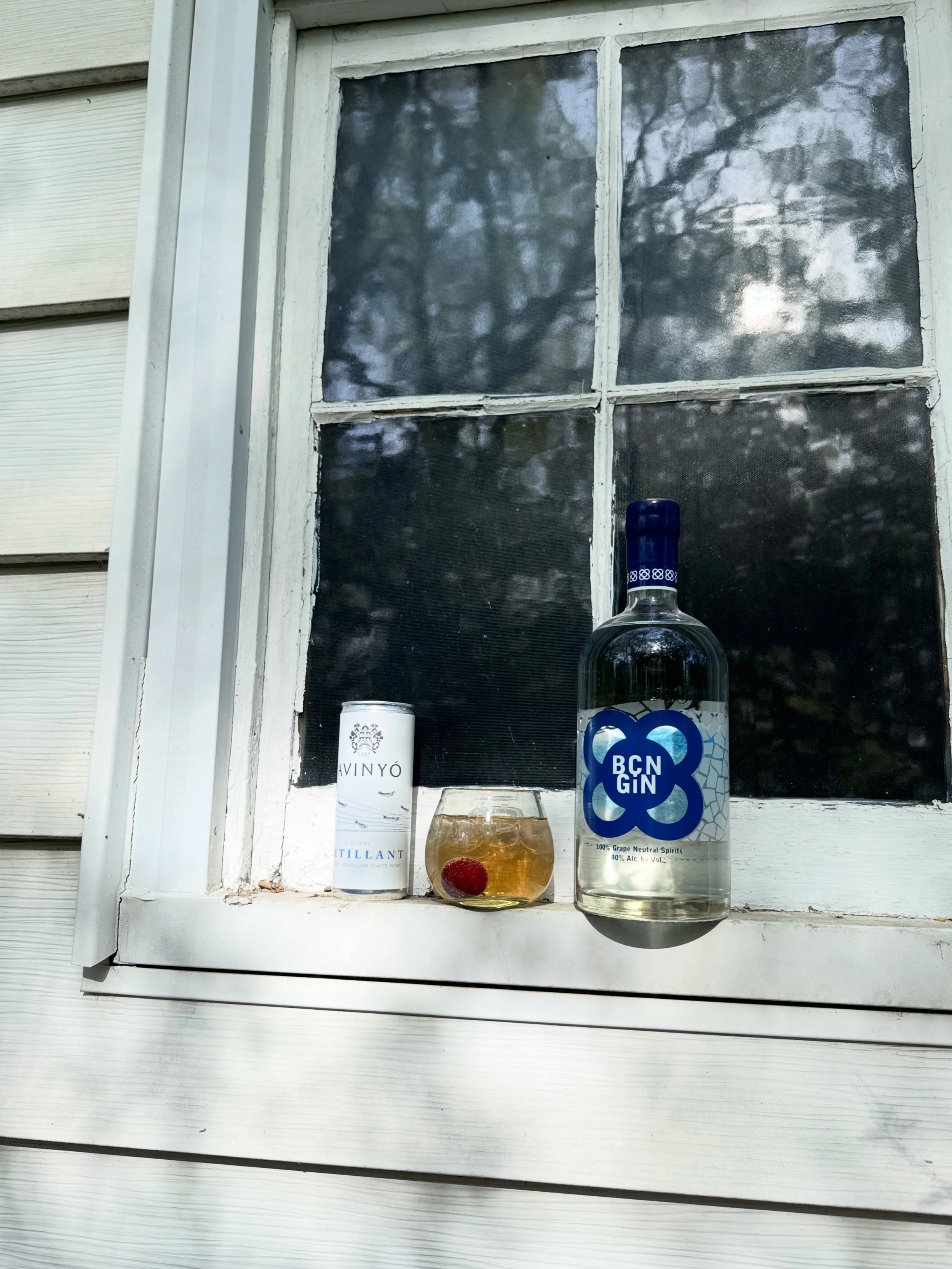 Spanish gin, Catalonian p&eacute;t-nat and a splash of cherry juice. &iexcl;Salud!